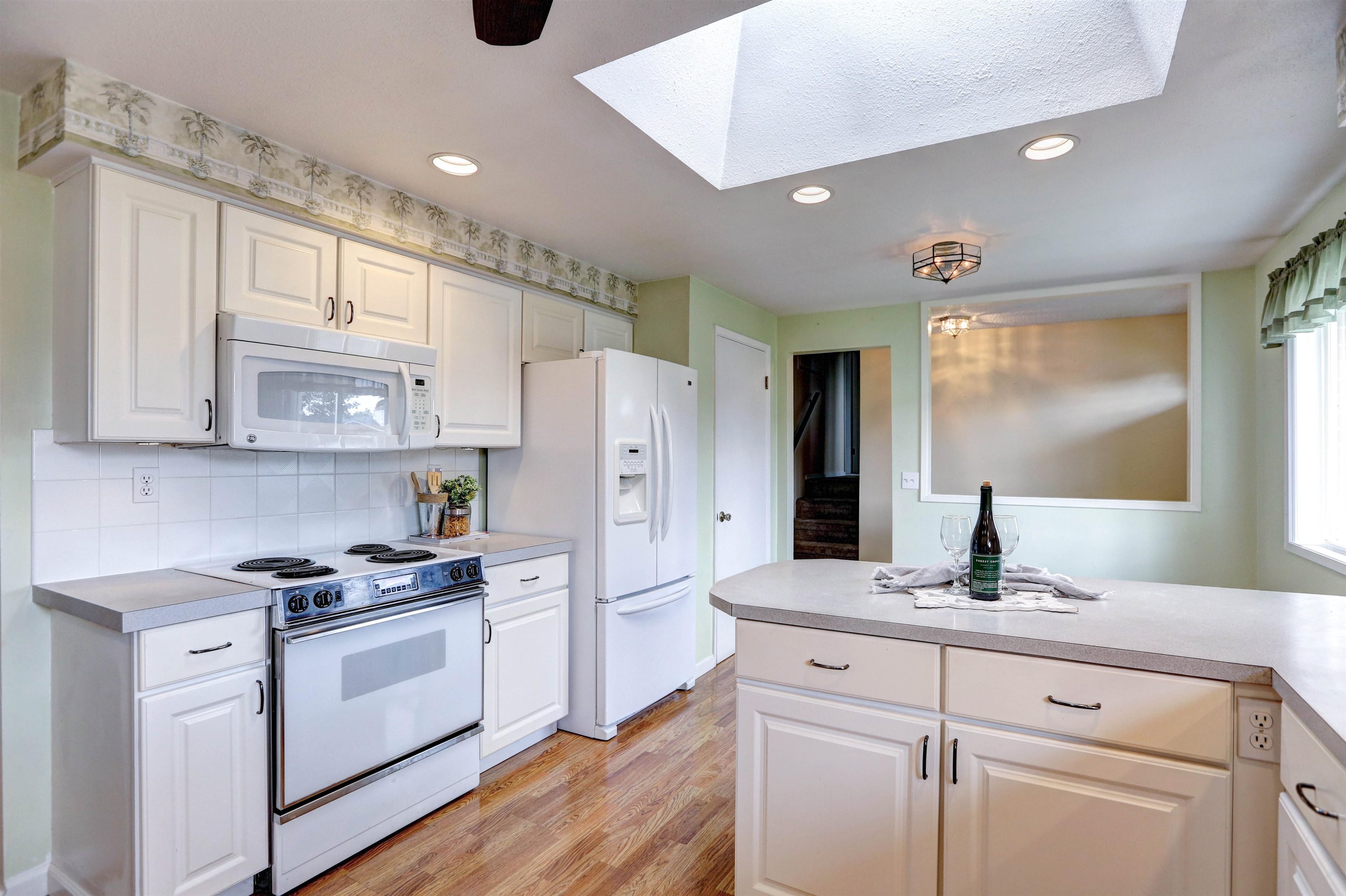 132 E Astor Dr