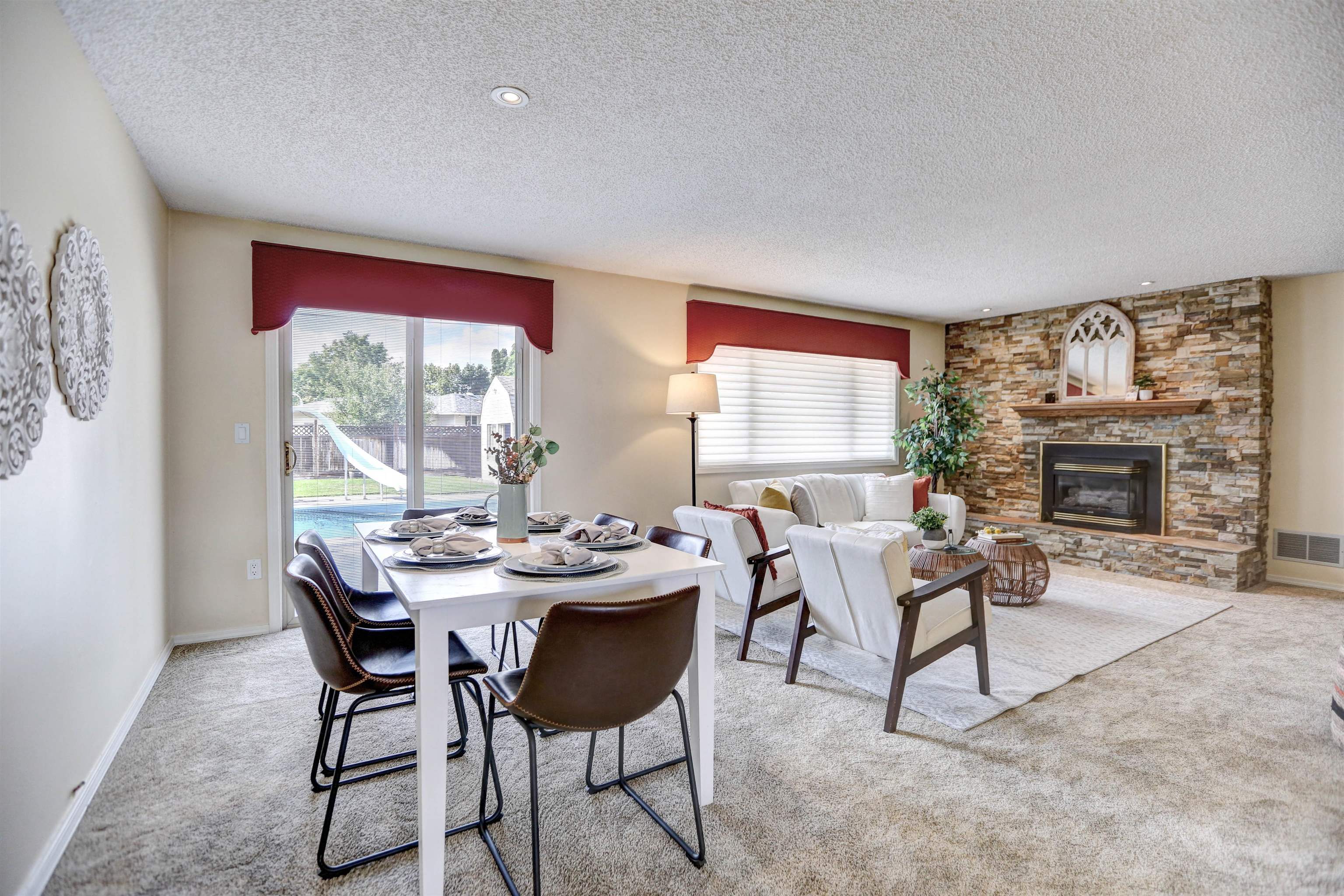 132 E Astor Dr