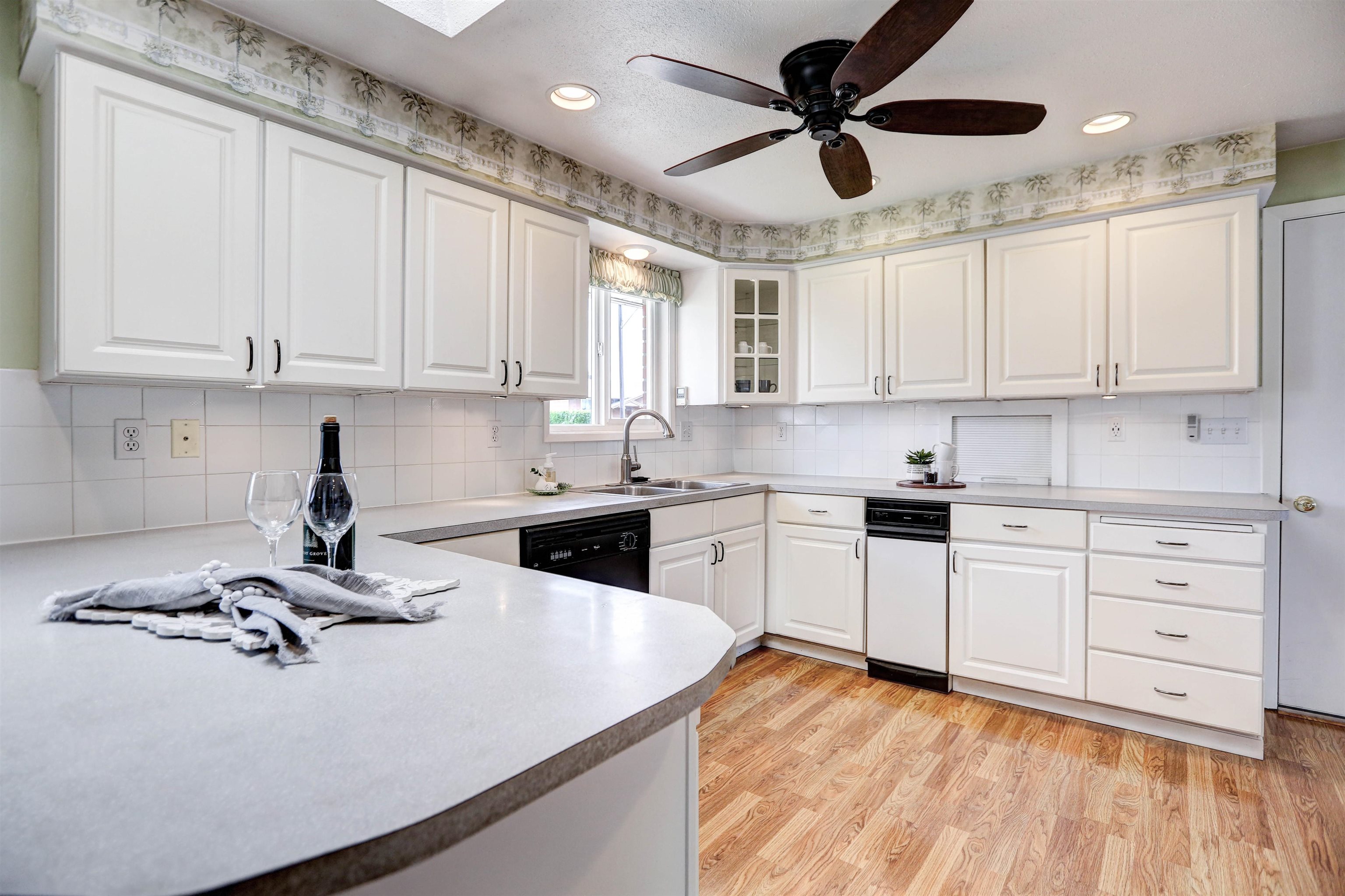132 E Astor Dr