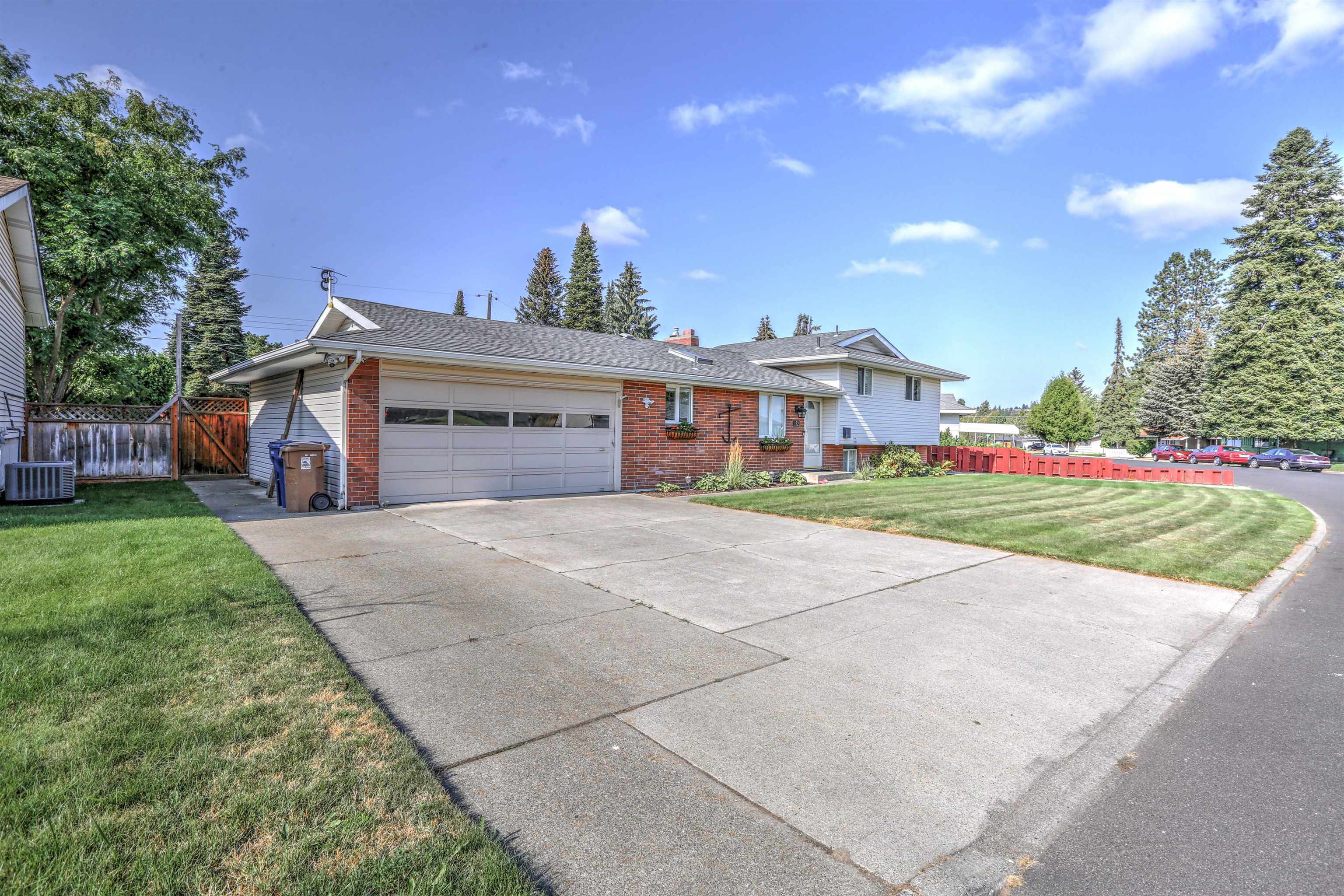 132 E Astor Dr