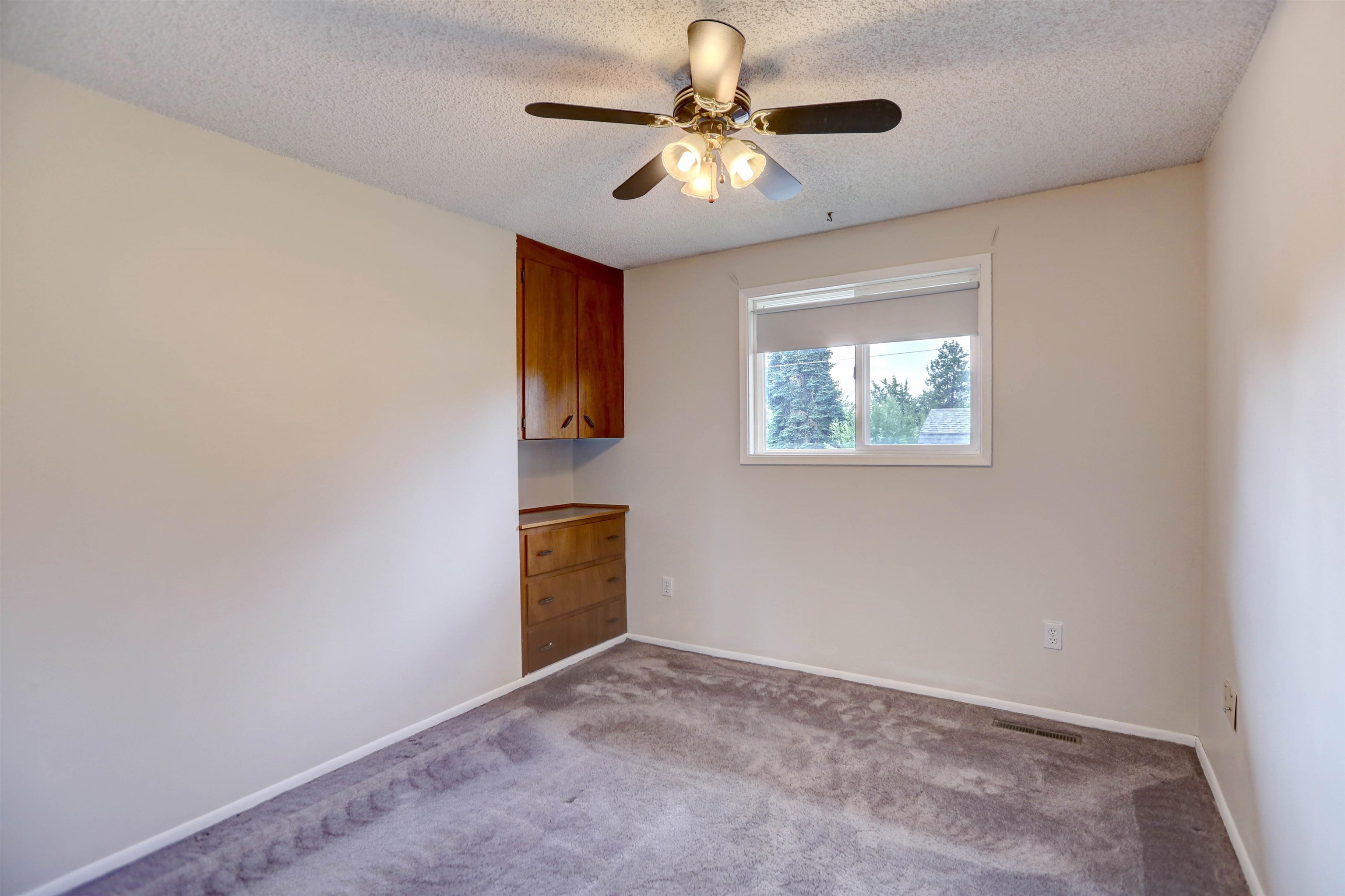 132 E Astor Dr