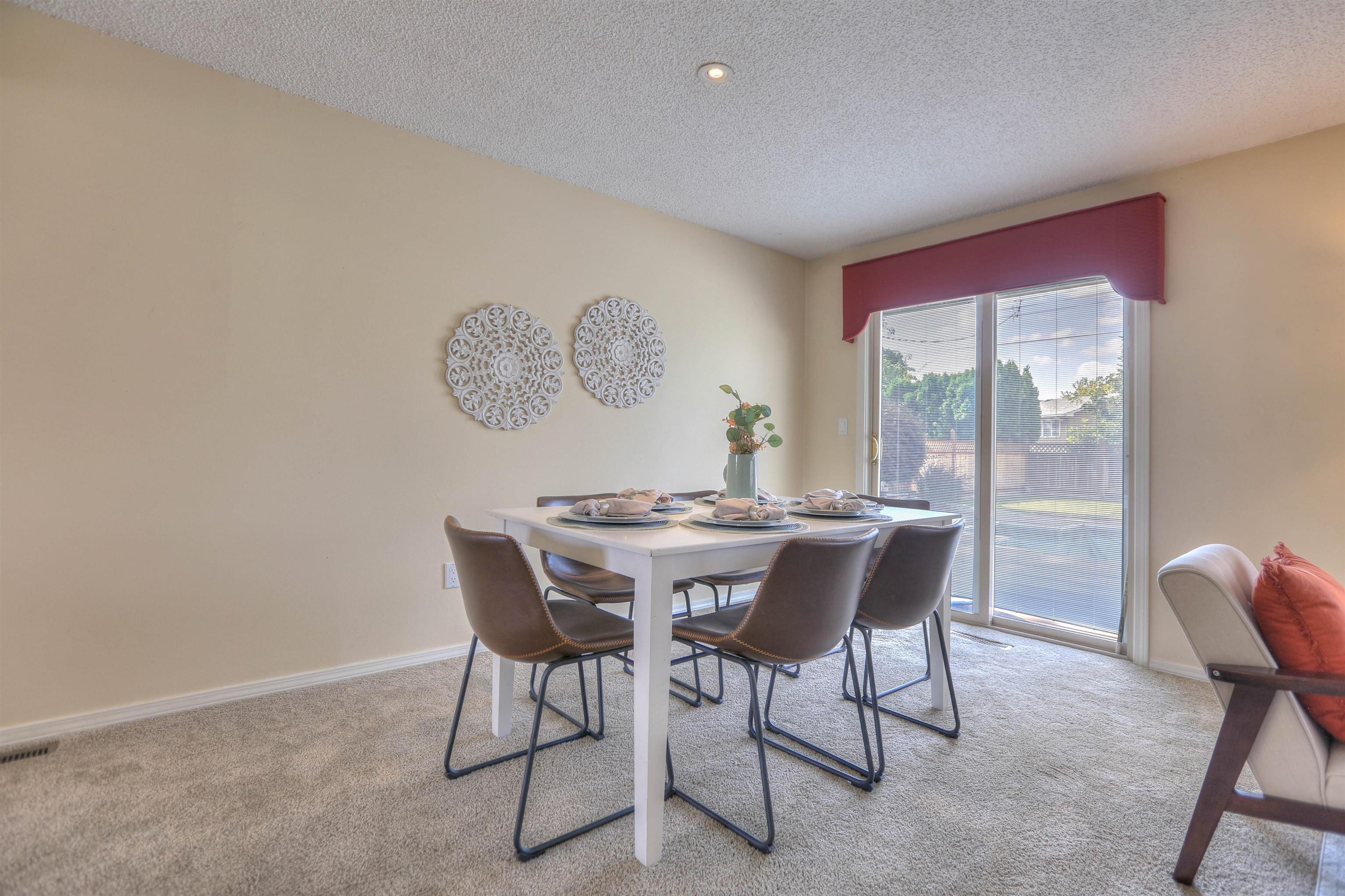 132 E Astor Dr