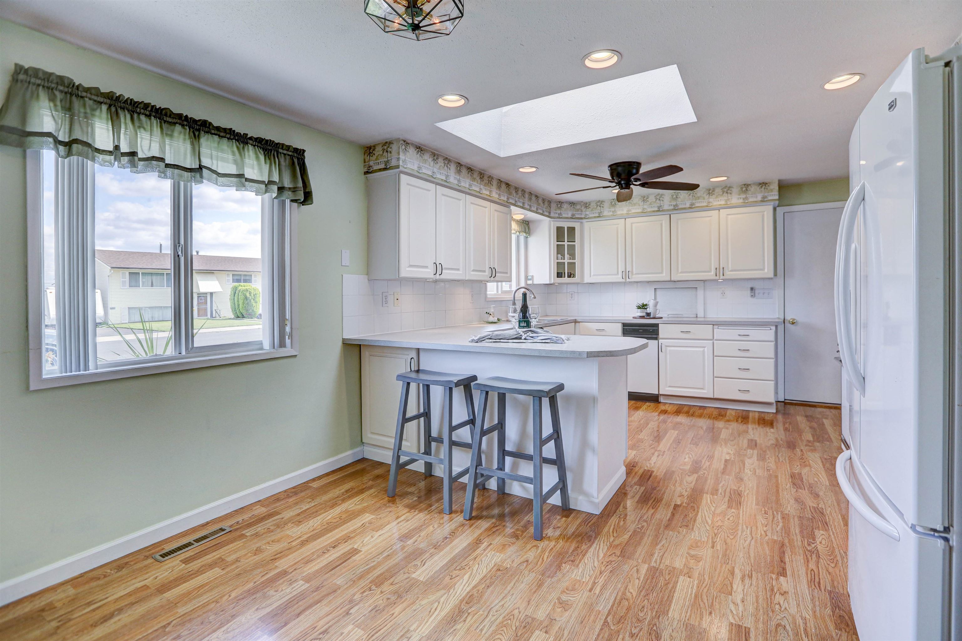 132 E Astor Dr