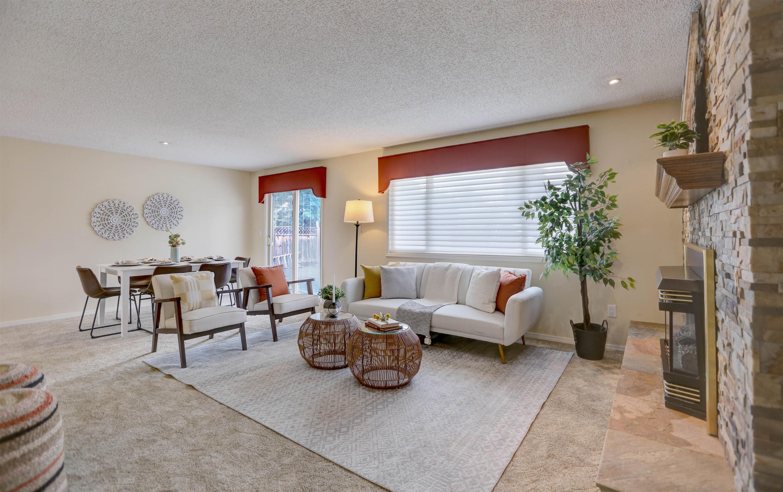 132 E Astor Dr
