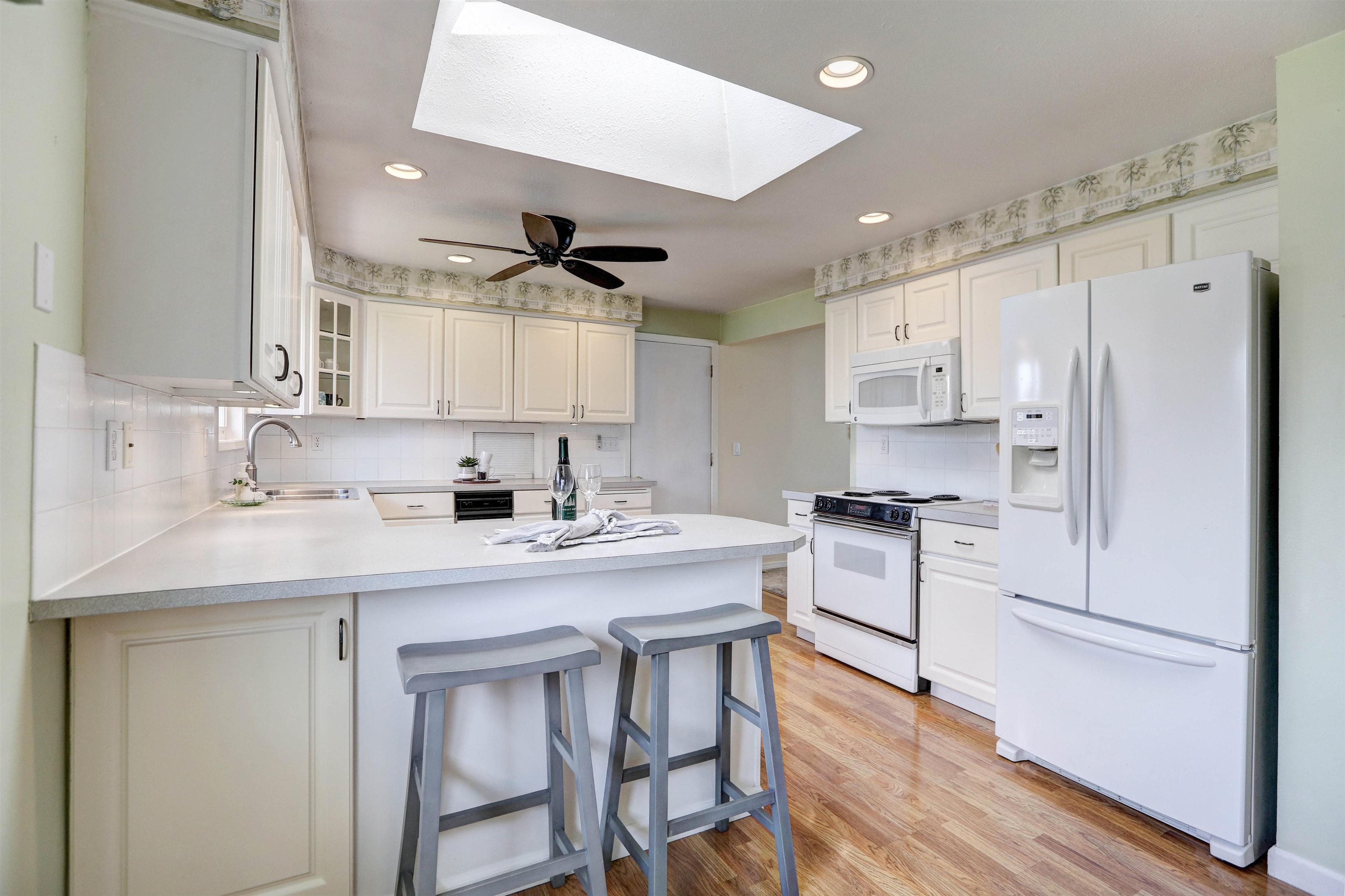 132 E Astor Dr