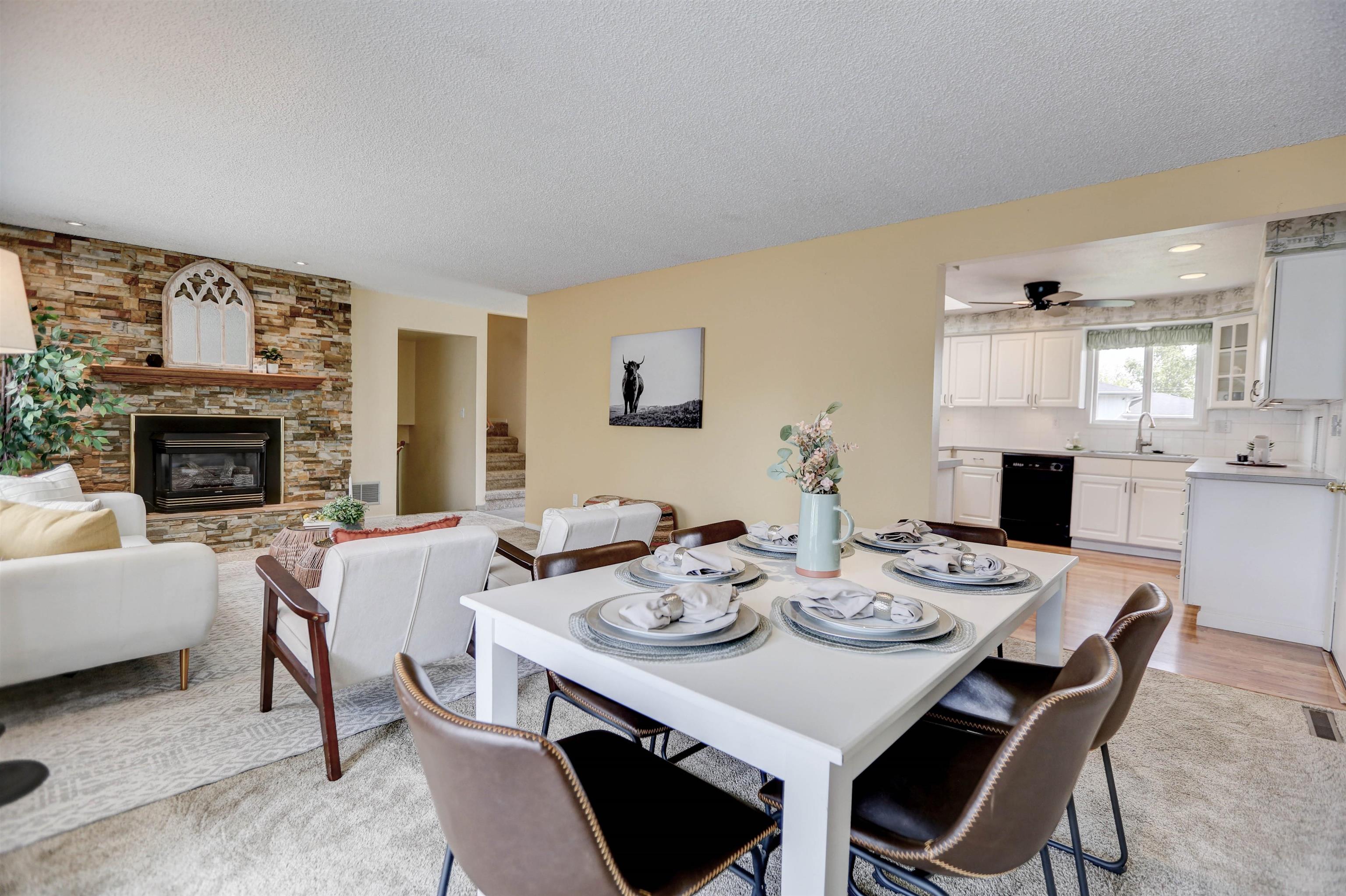 132 E Astor Dr