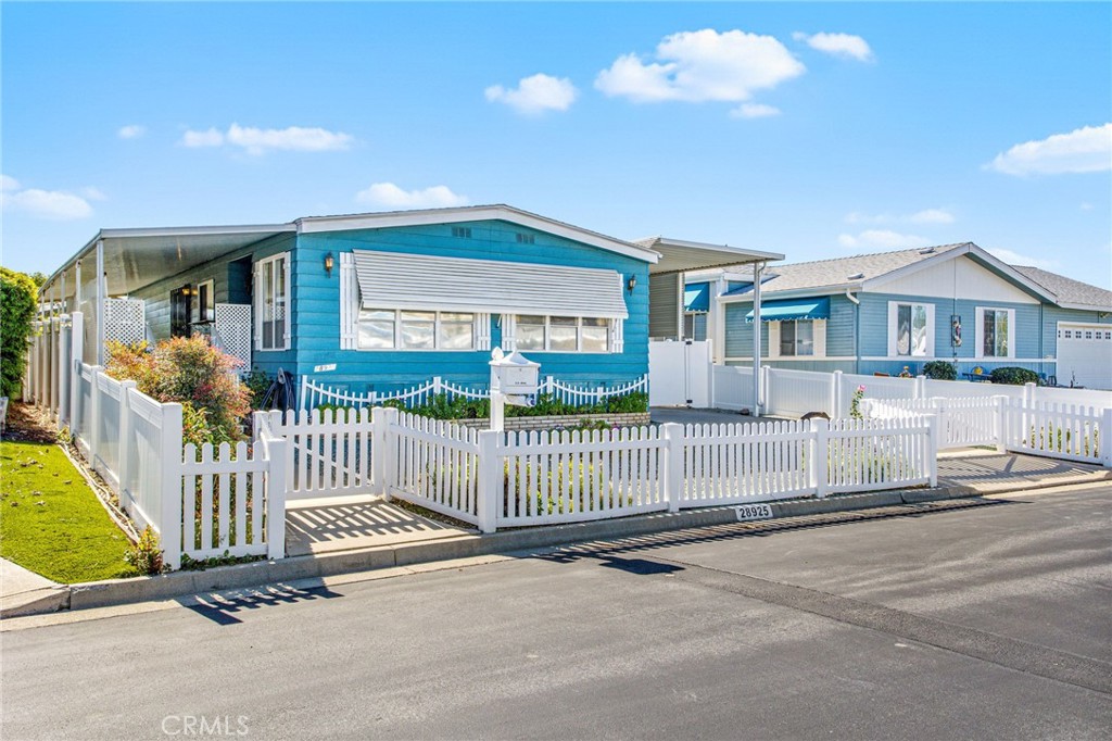 28925 Calle Alta