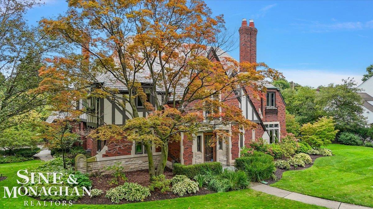 1016 Buckingham Road