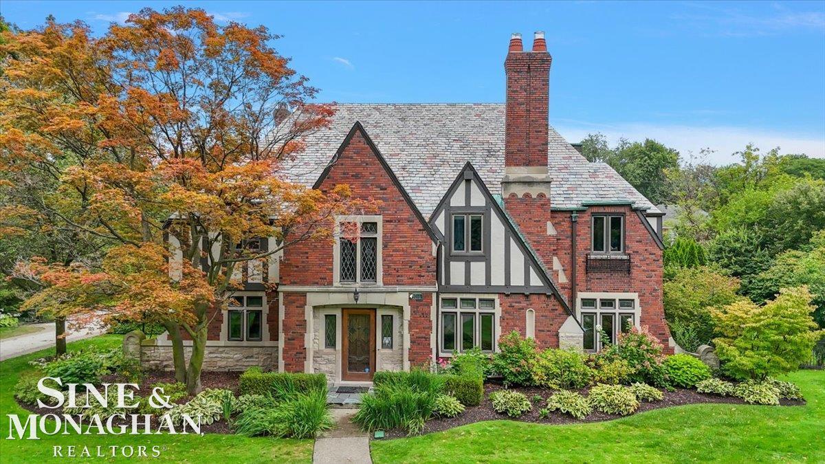 1016 Buckingham Road