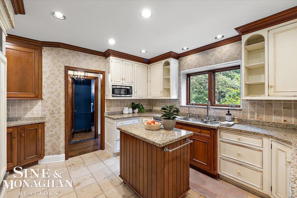 1016 Buckingham Road
