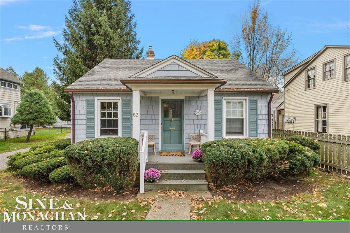 83 Lakeview Avenue