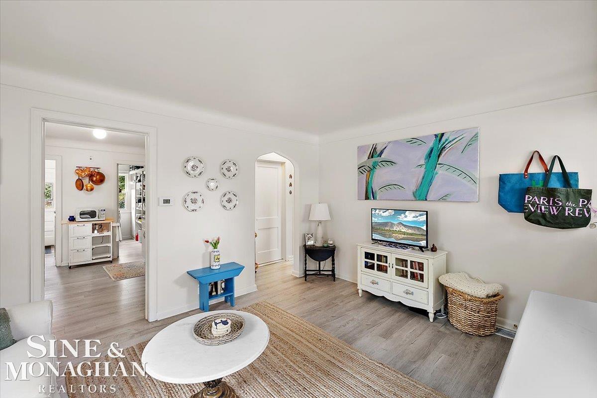 83 Lakeview Avenue