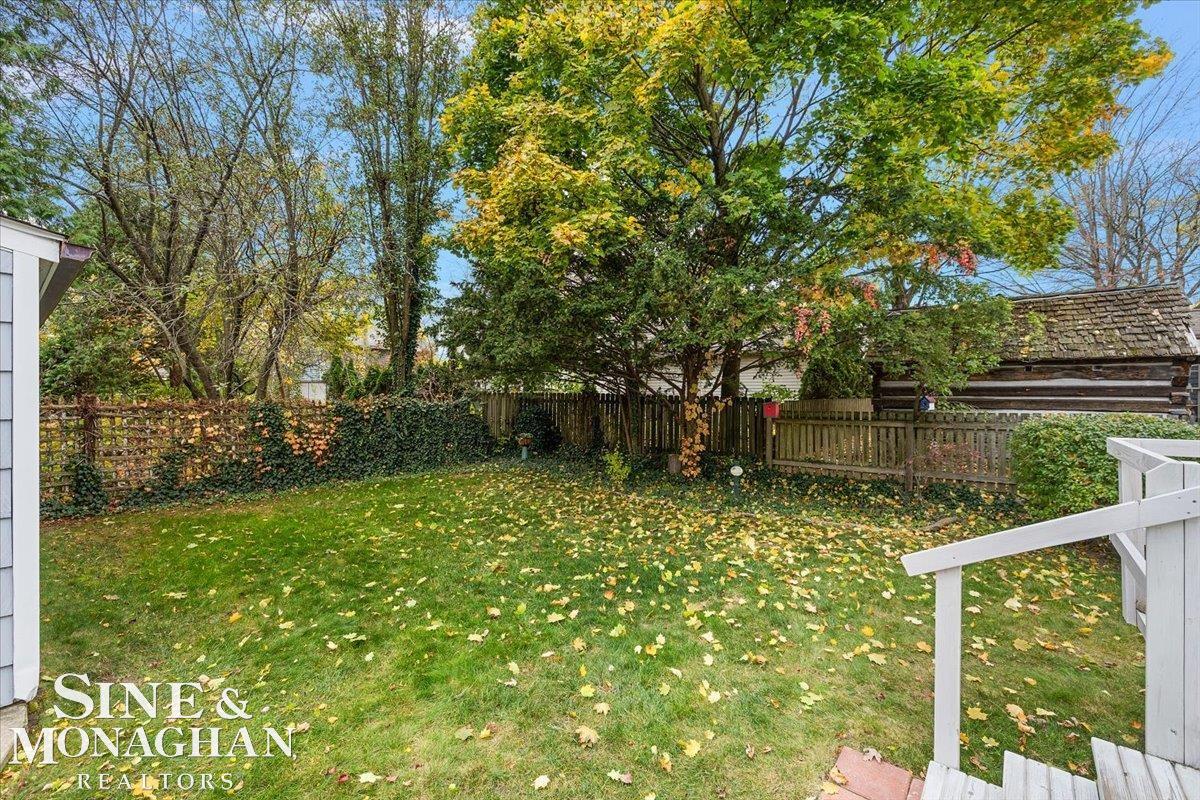 83 Lakeview Avenue