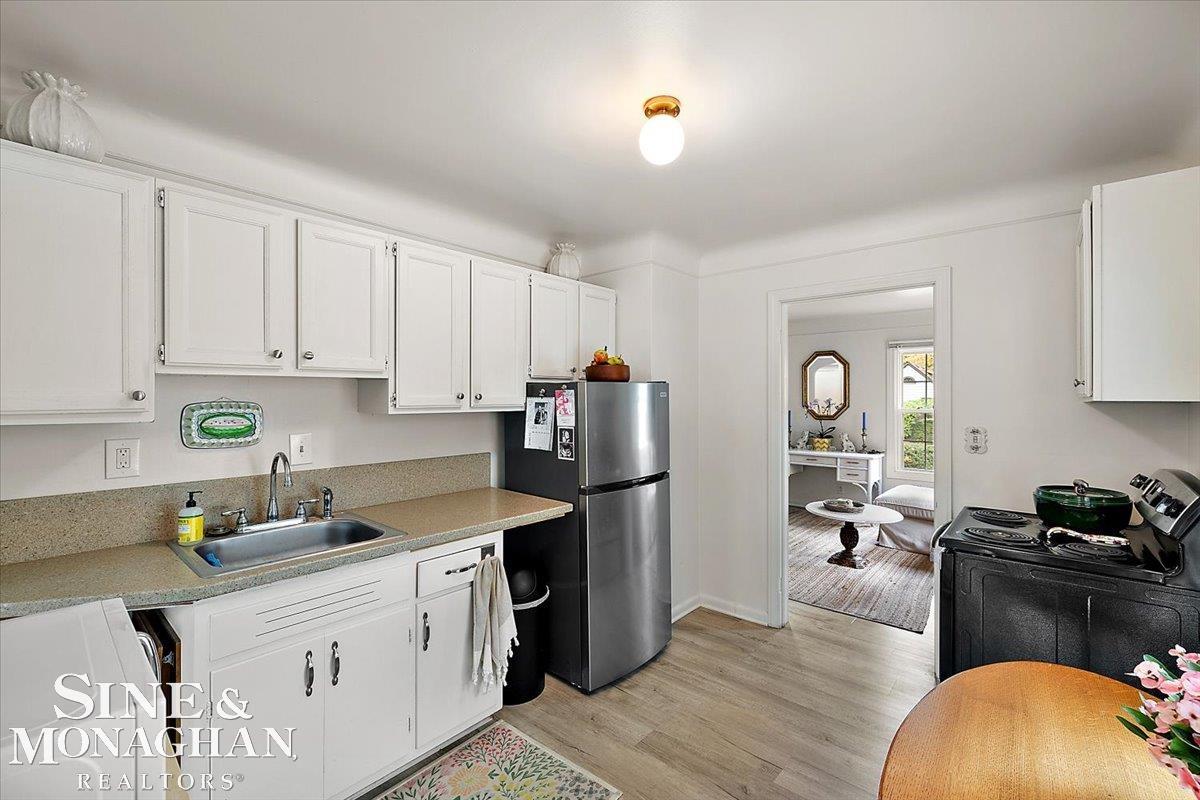 83 Lakeview Avenue