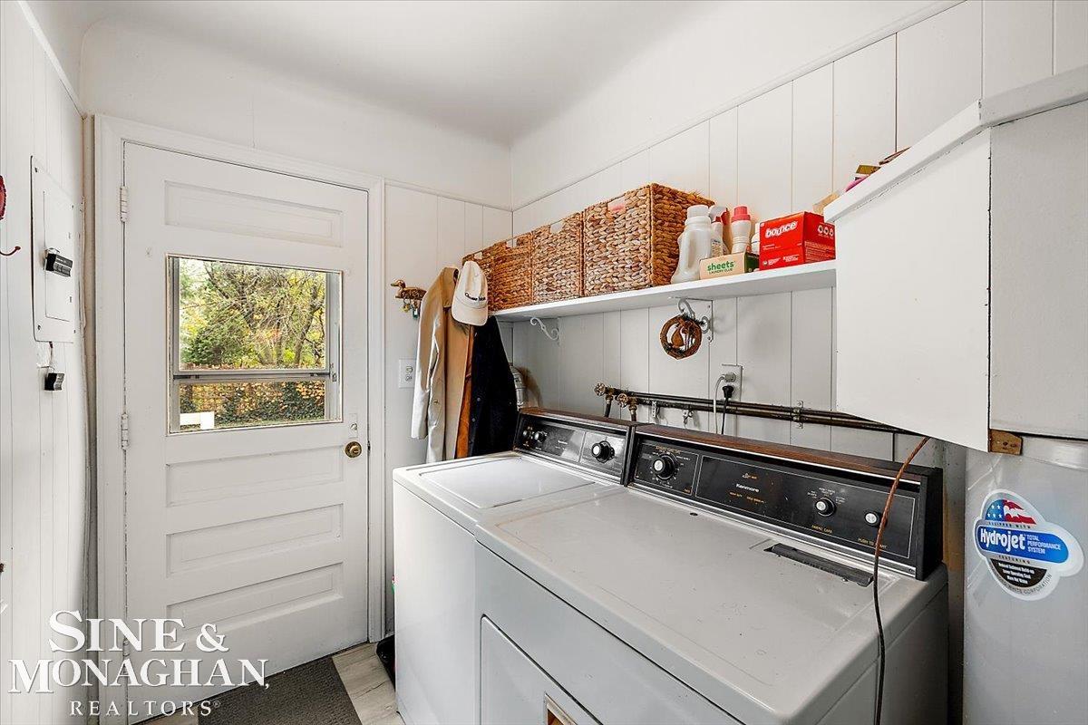 83 Lakeview Avenue