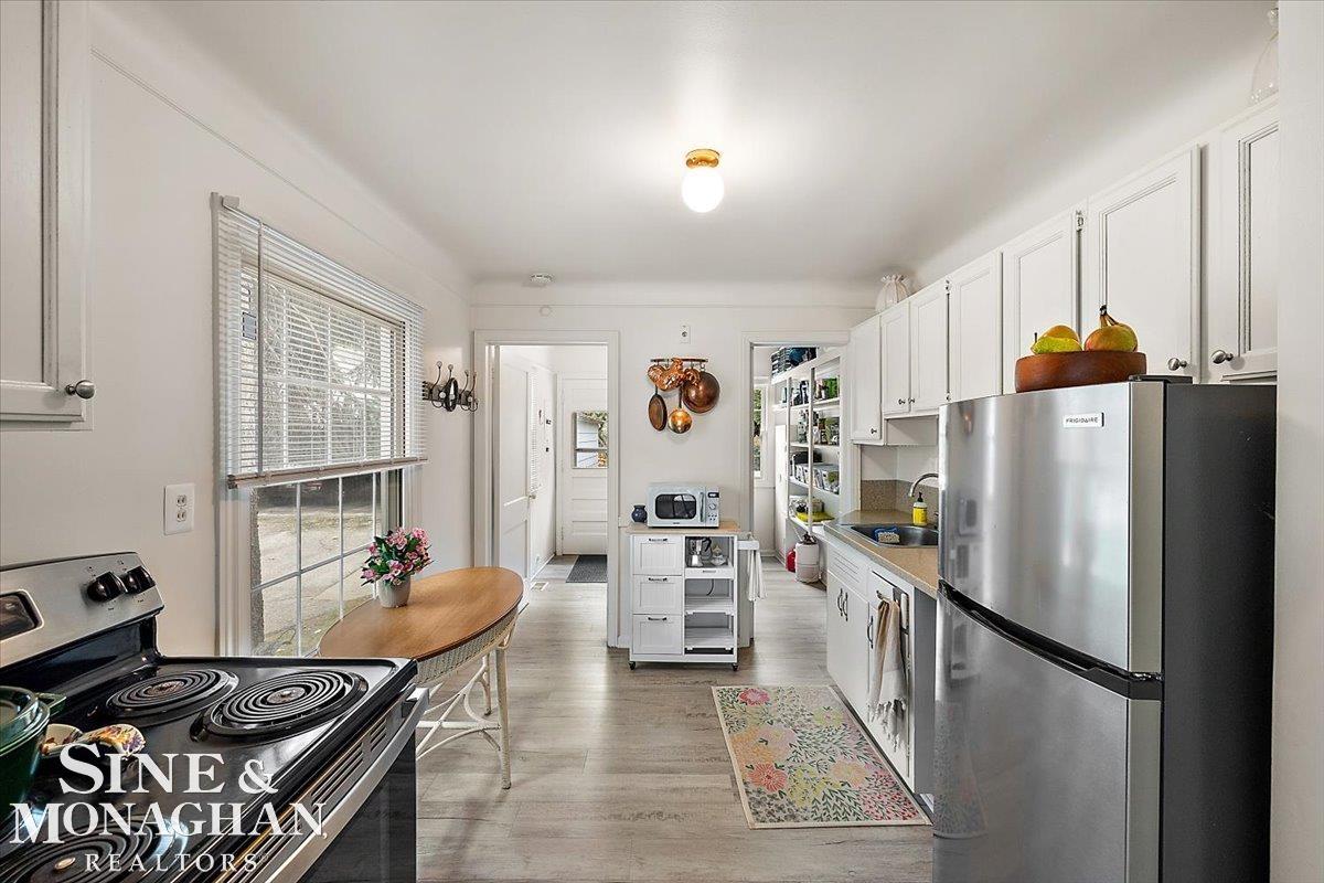 83 Lakeview Avenue