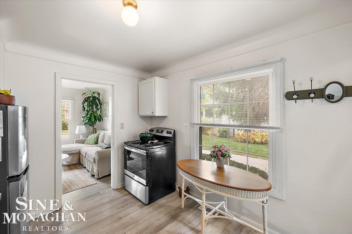 83 Lakeview Avenue