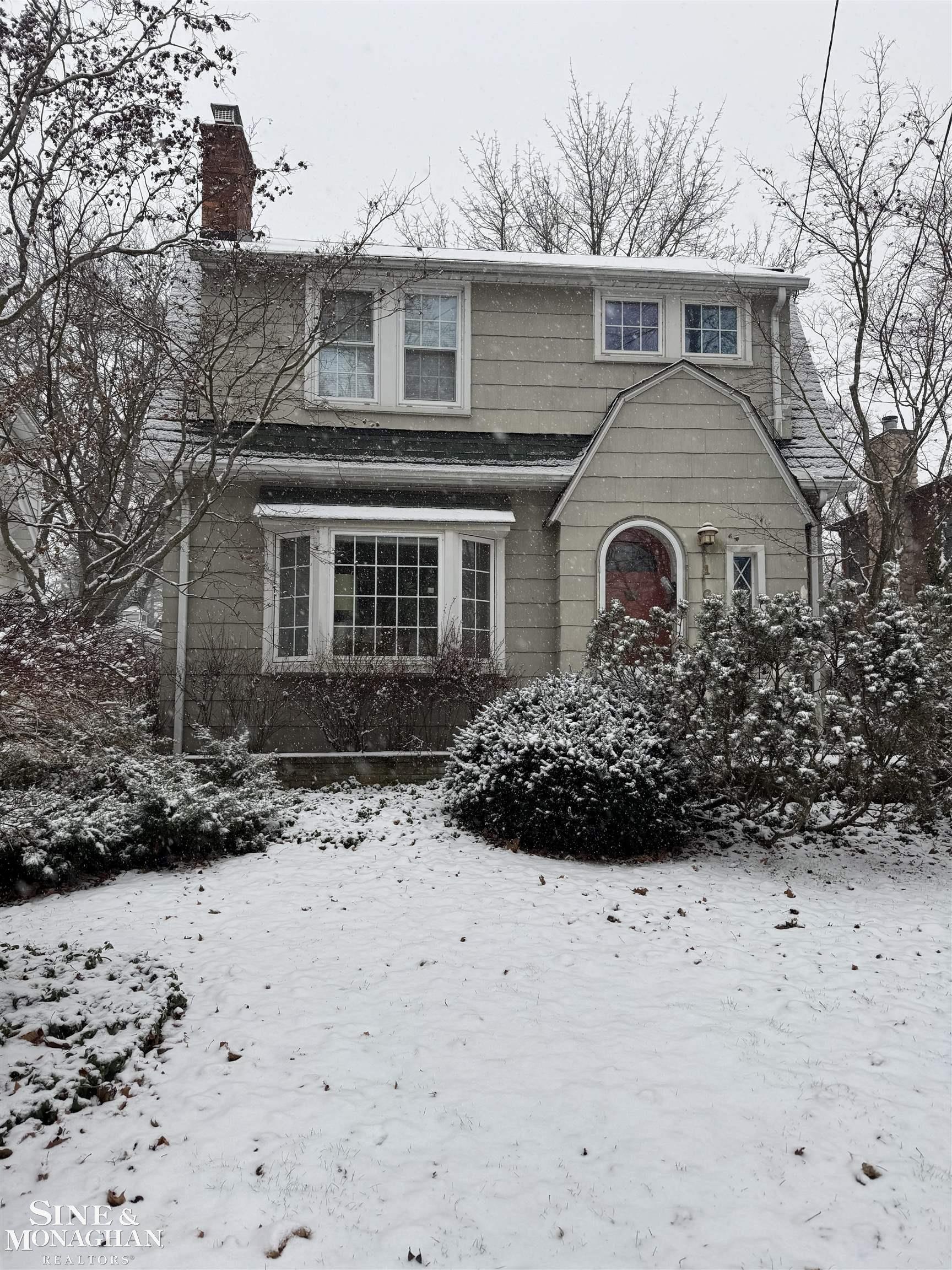 163 Lakeview Street