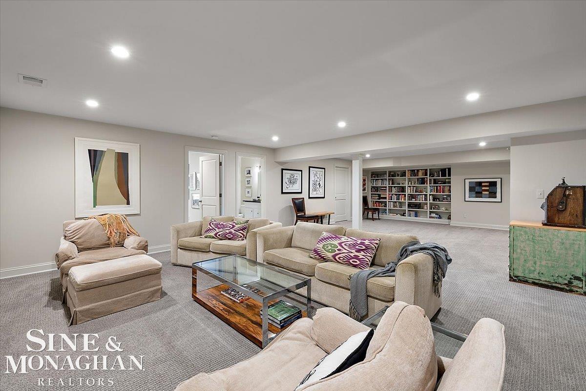 1004 Harvard Road