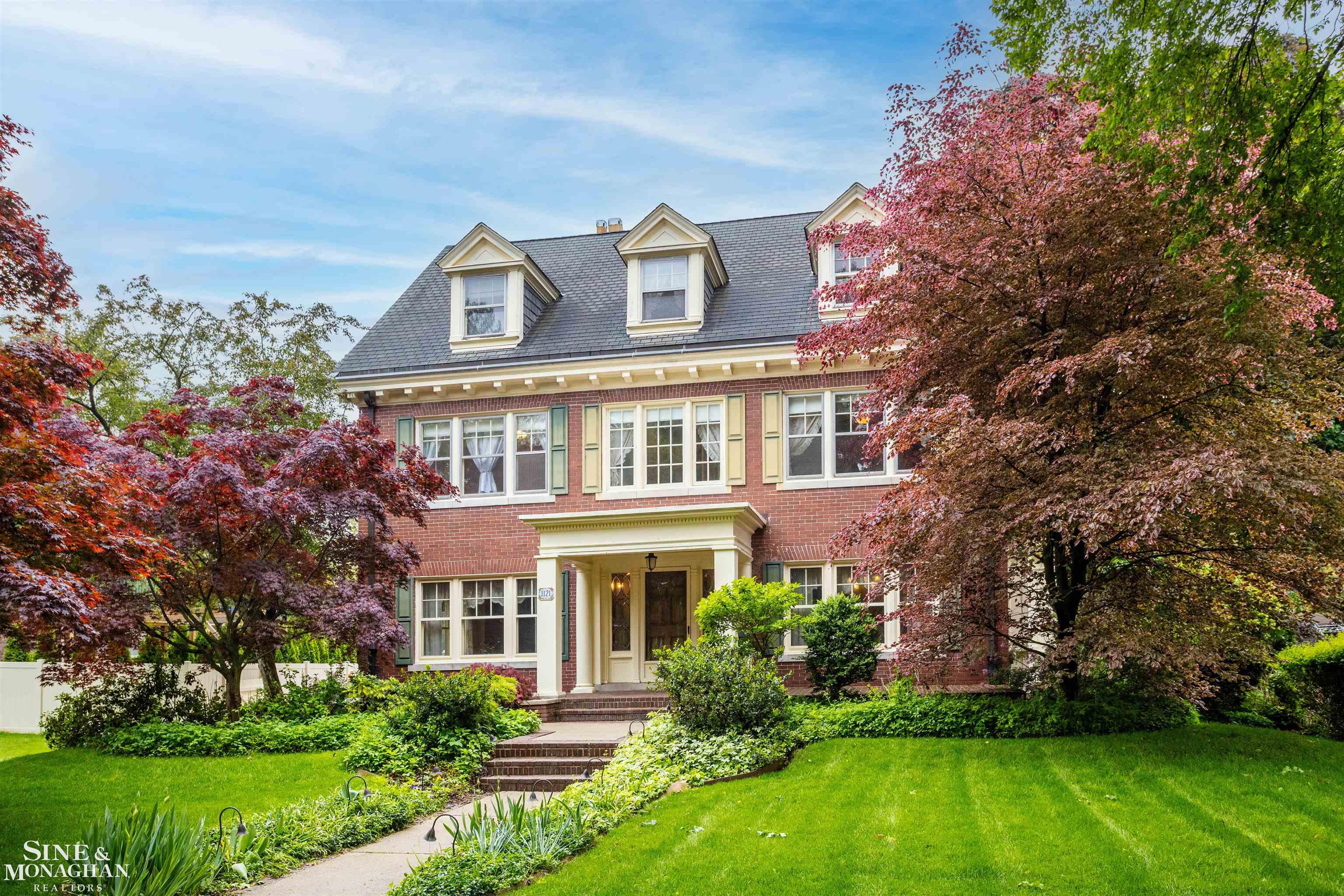 1121 Buckingham Road