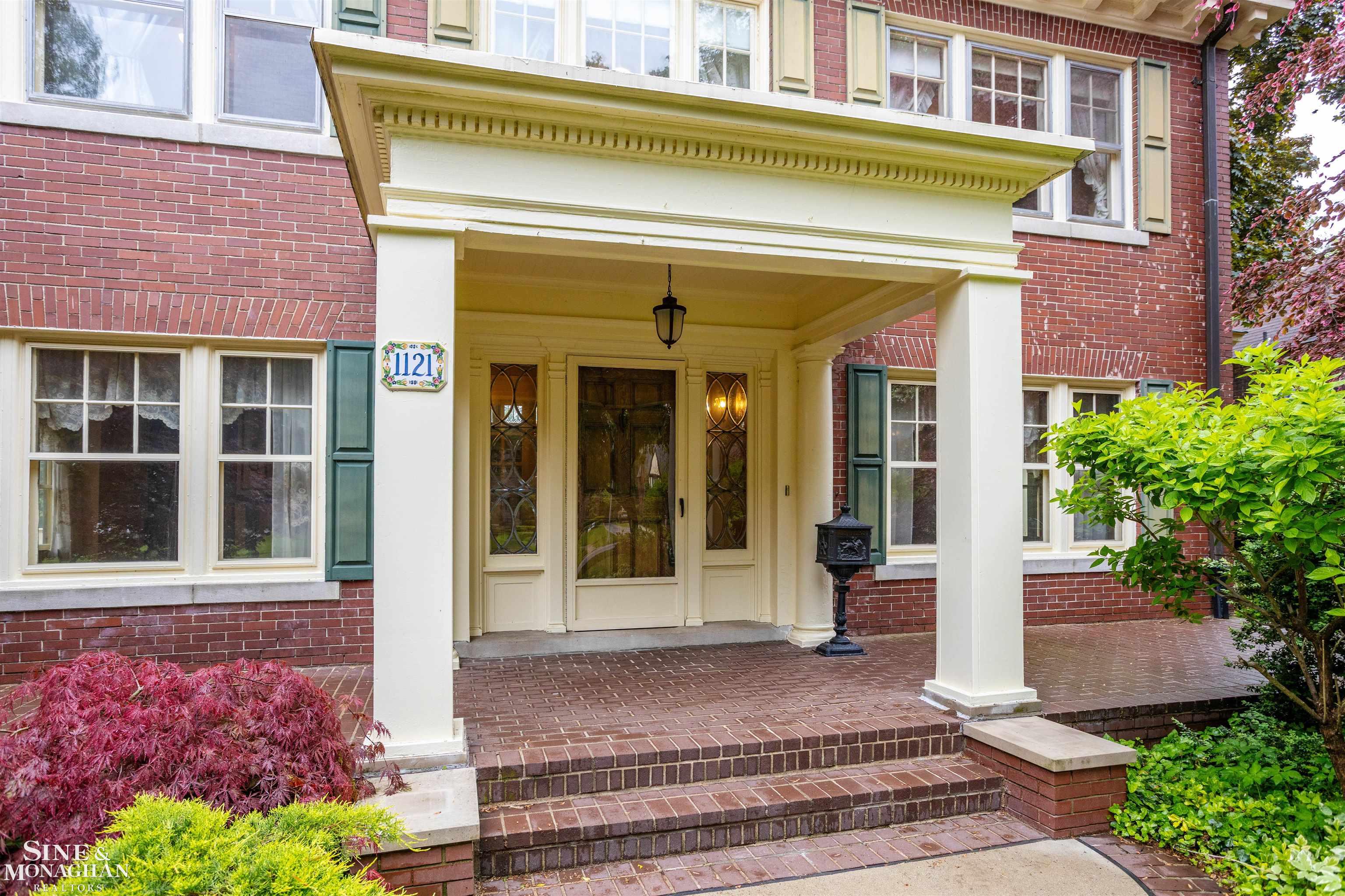 1121 Buckingham Road