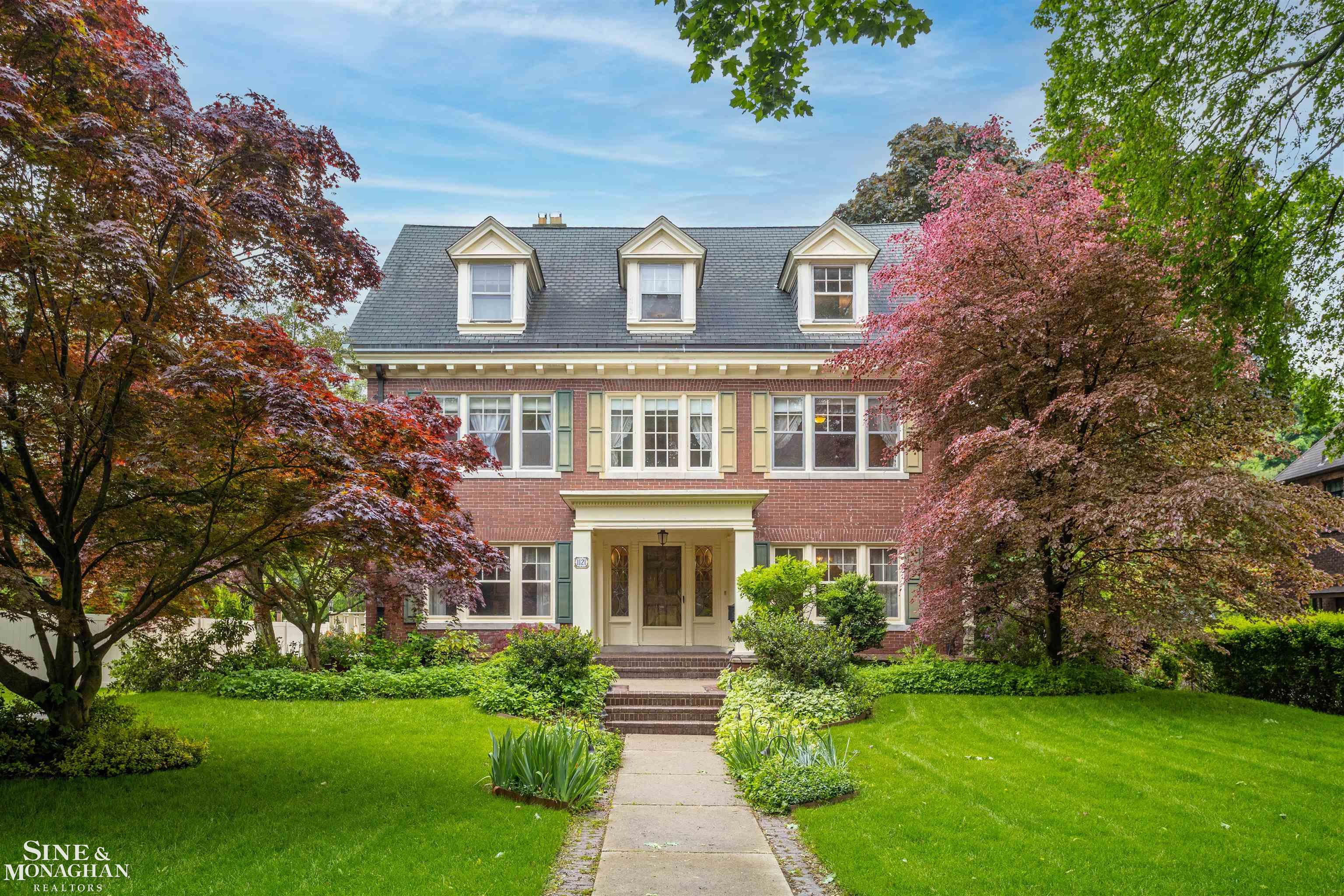 1121 Buckingham Road