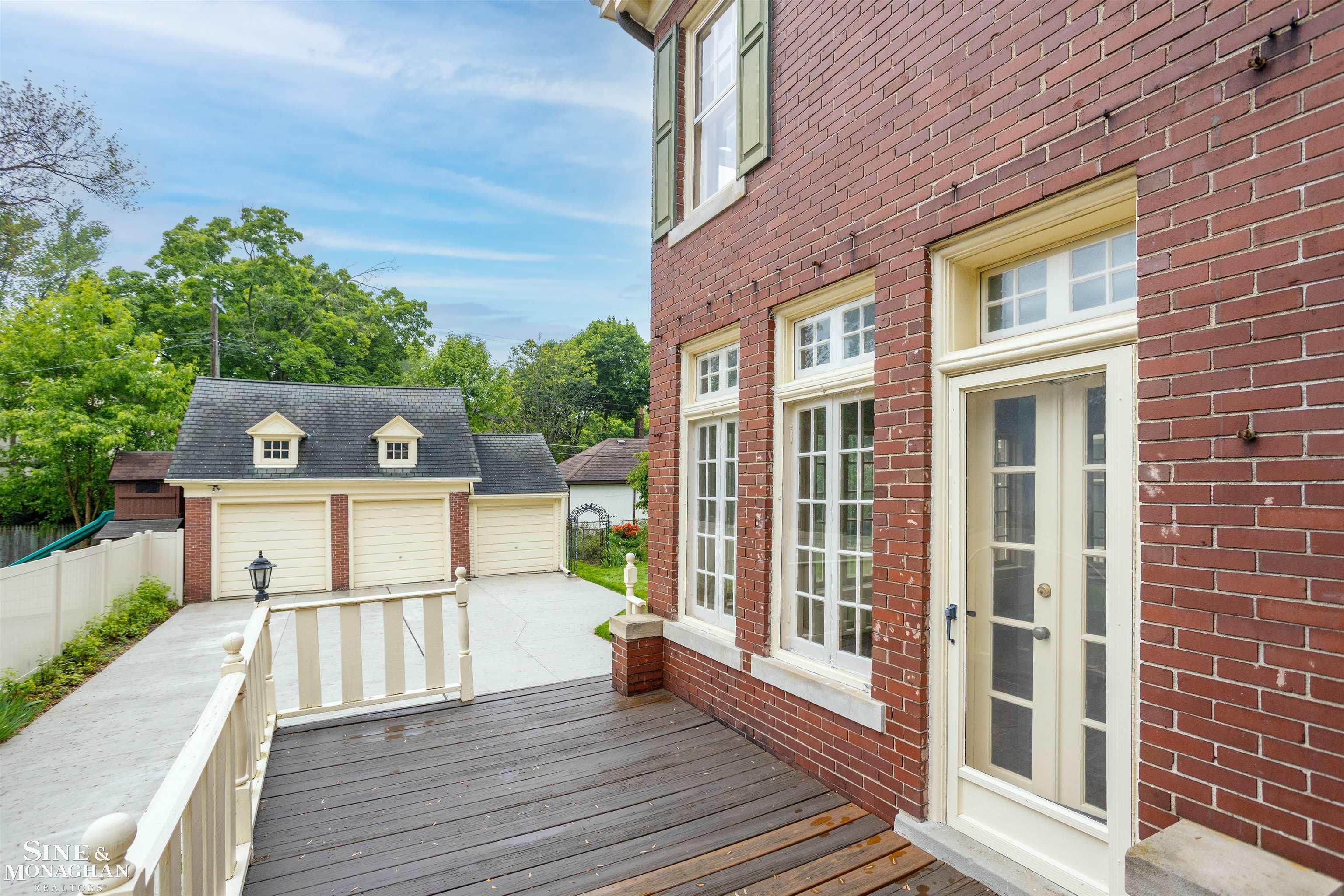 1121 Buckingham Road