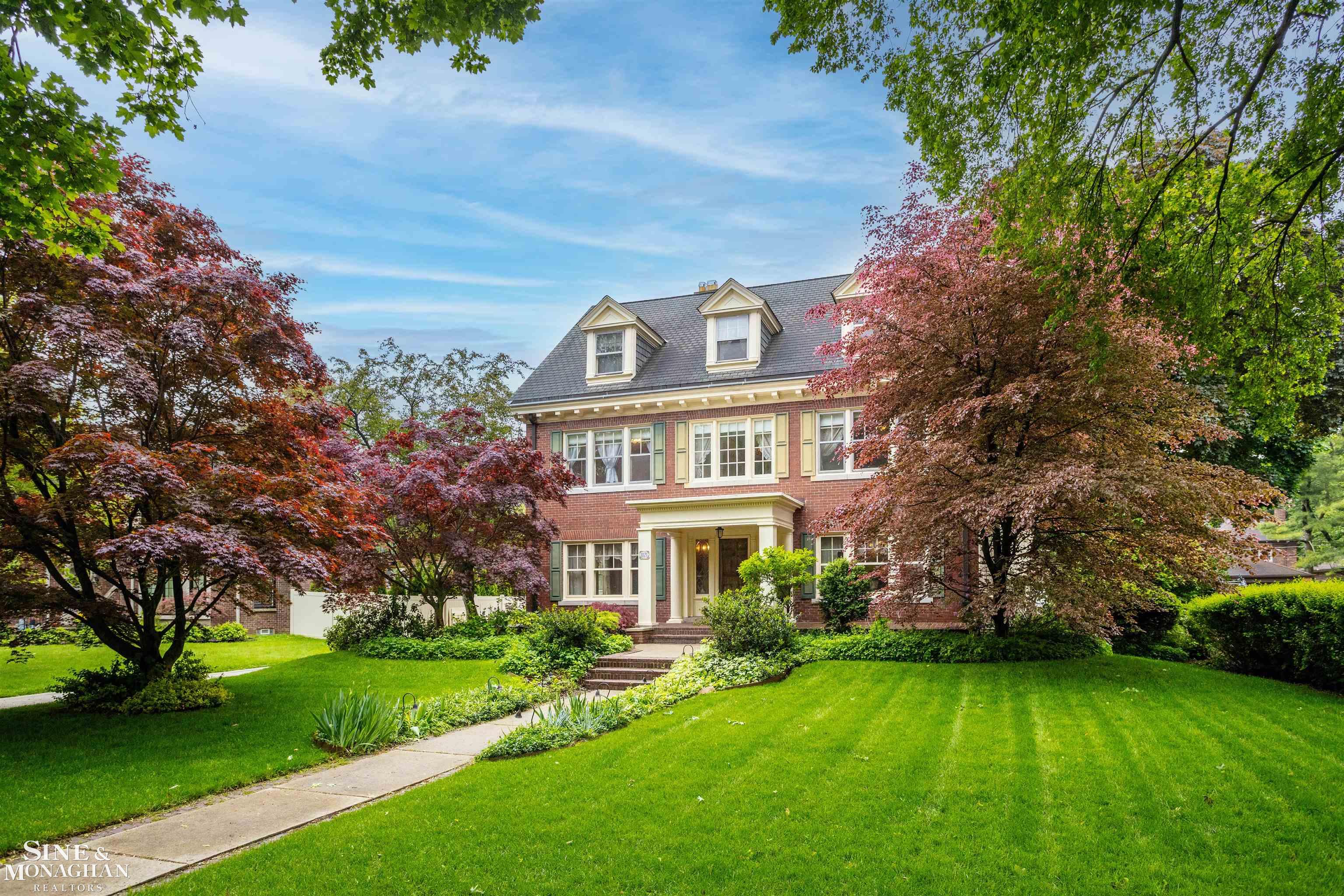1121 Buckingham Road