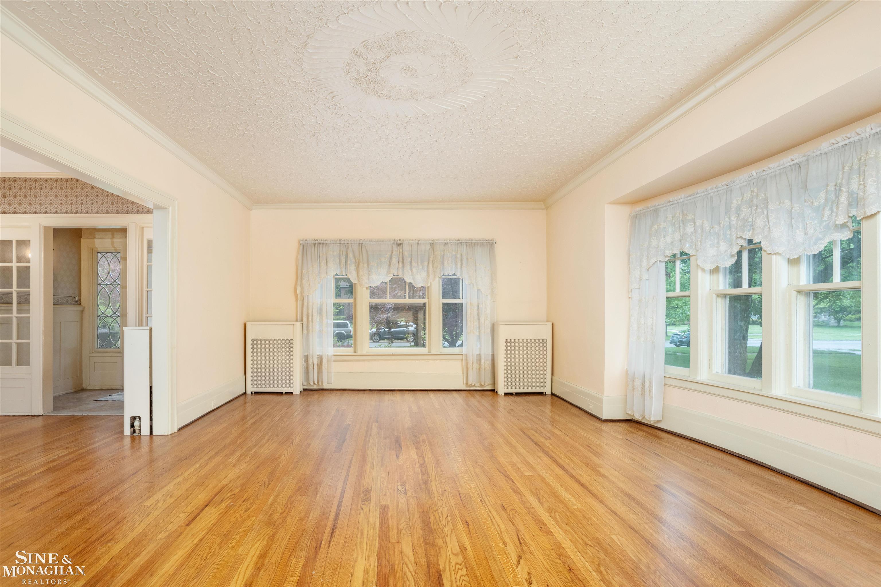 1121 Buckingham Road