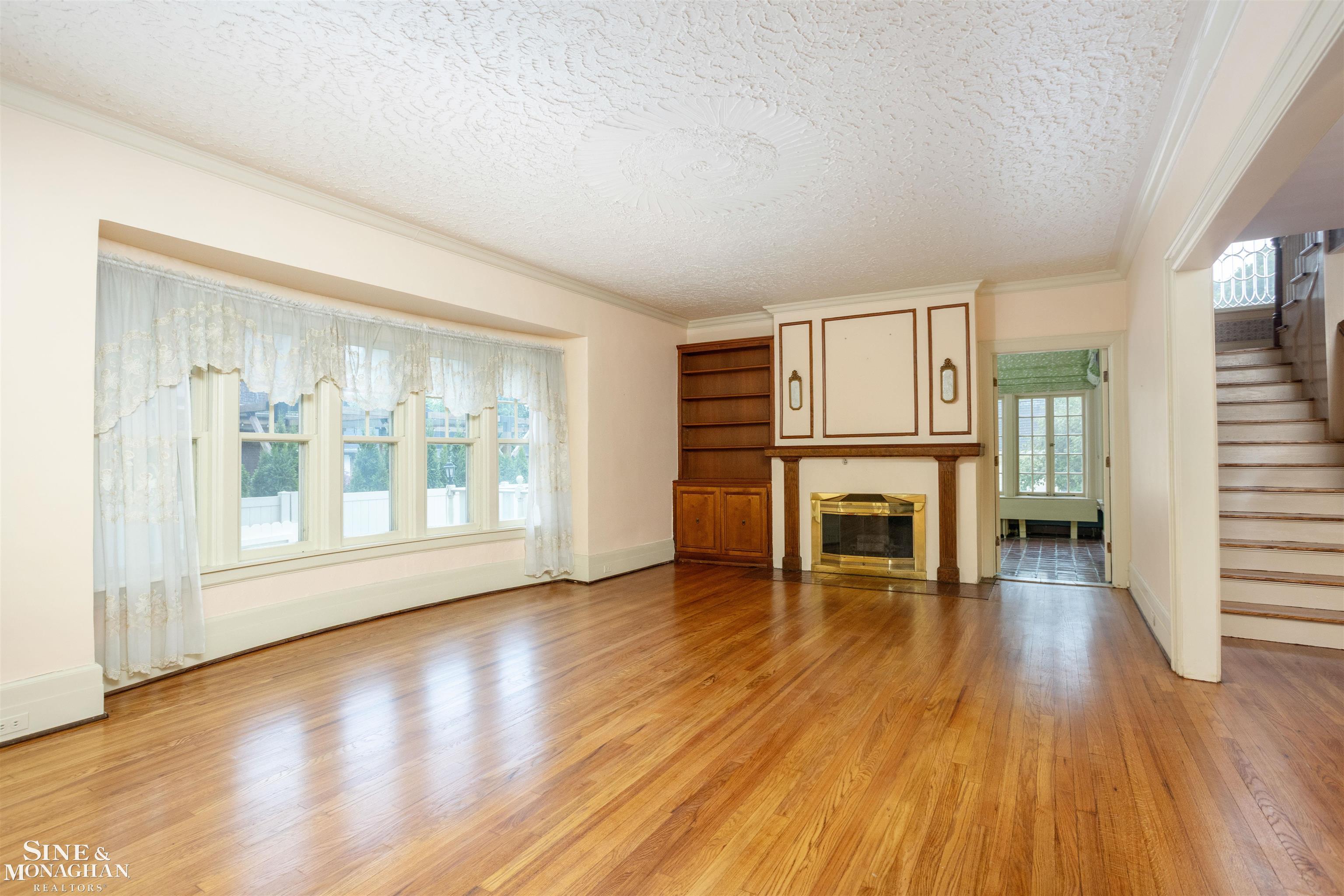 1121 Buckingham Road