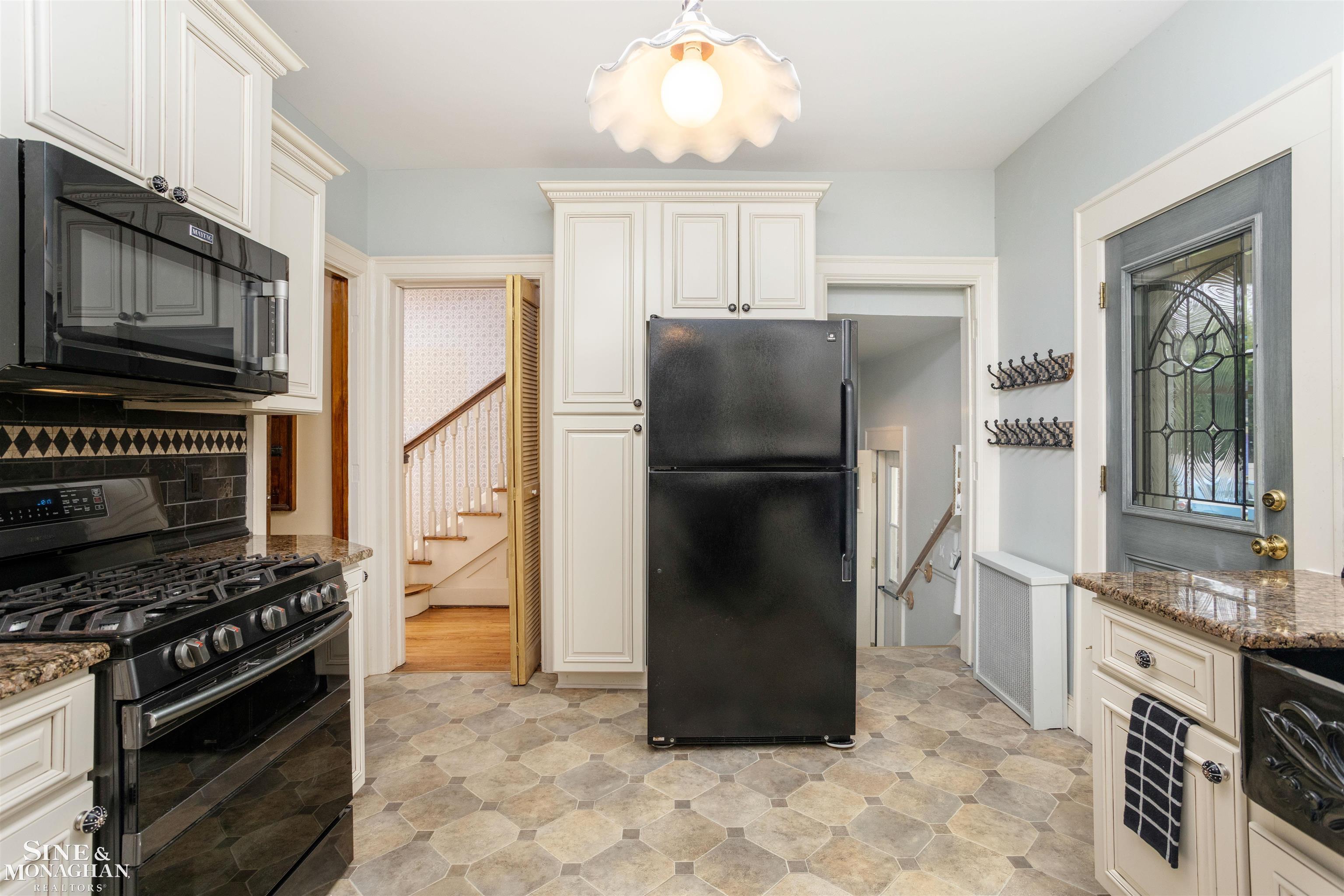 1121 Buckingham Road