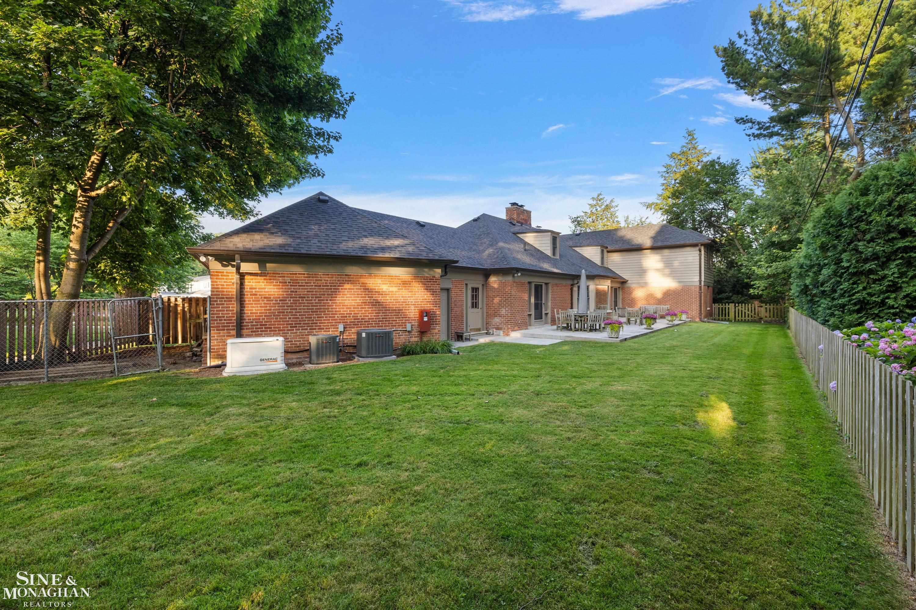 39 Harbor Hill Road