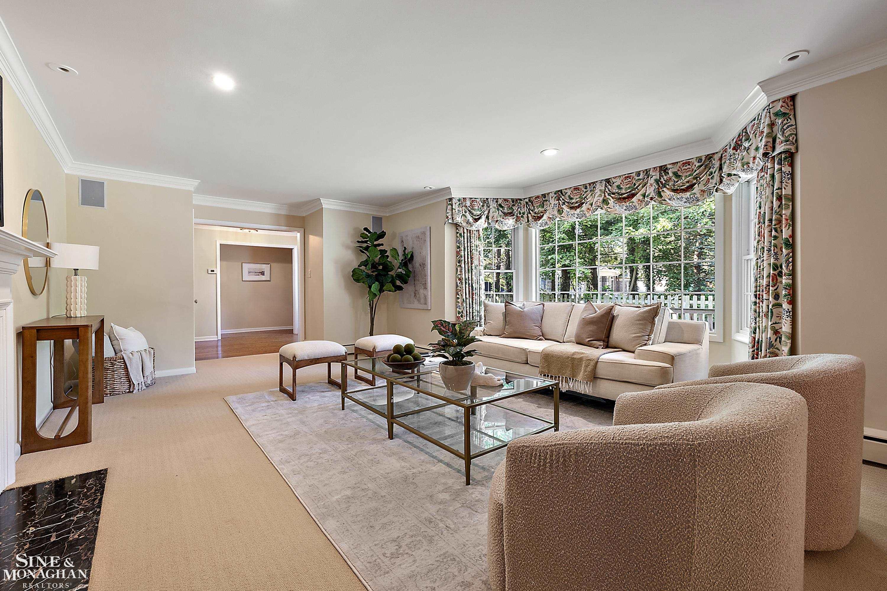 39 Harbor Hill Road