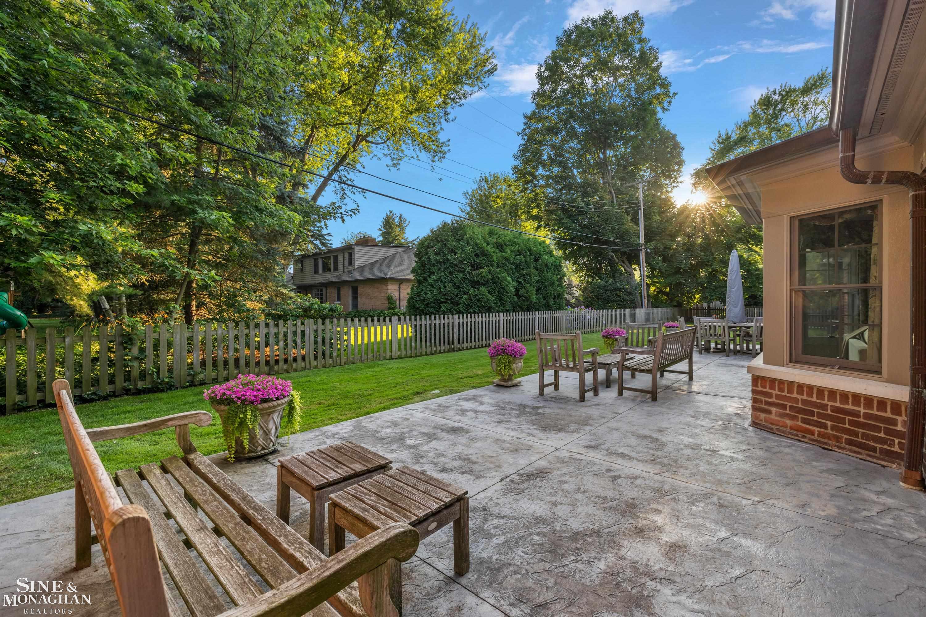 39 Harbor Hill Road
