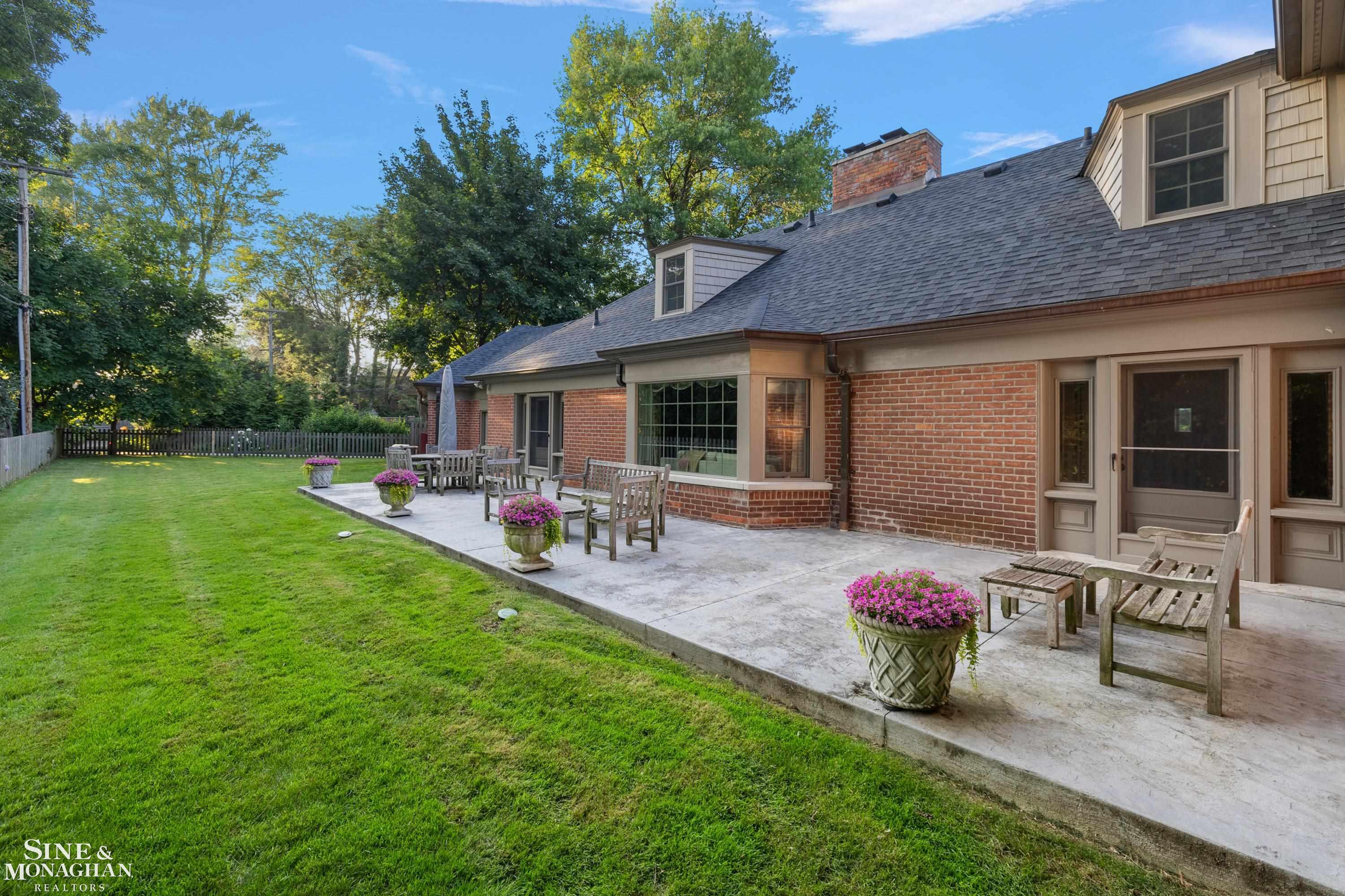 39 Harbor Hill Road