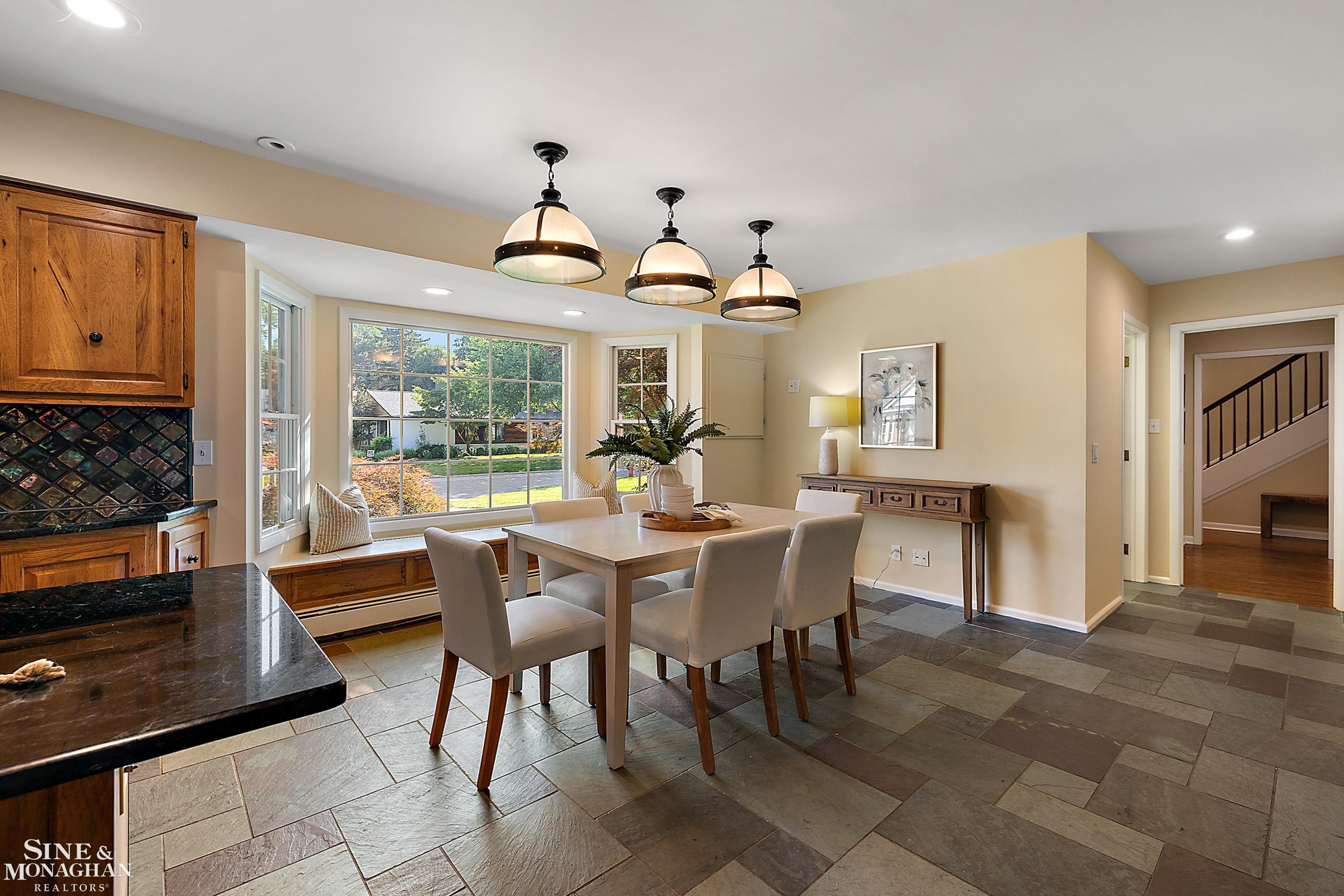 39 Harbor Hill Road