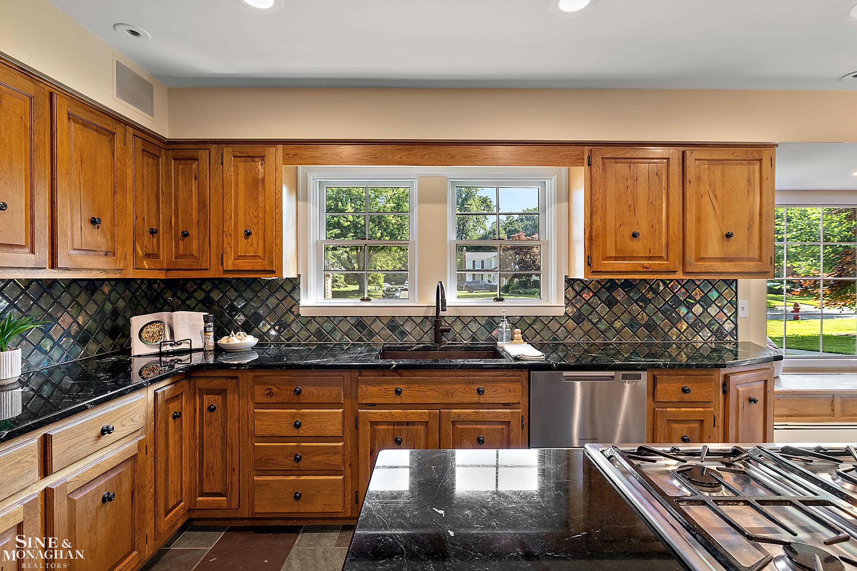 39 Harbor Hill Road