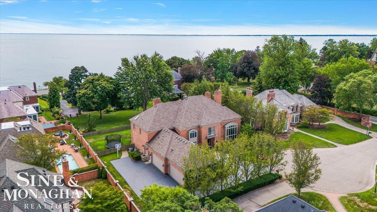 4 Higbie Court