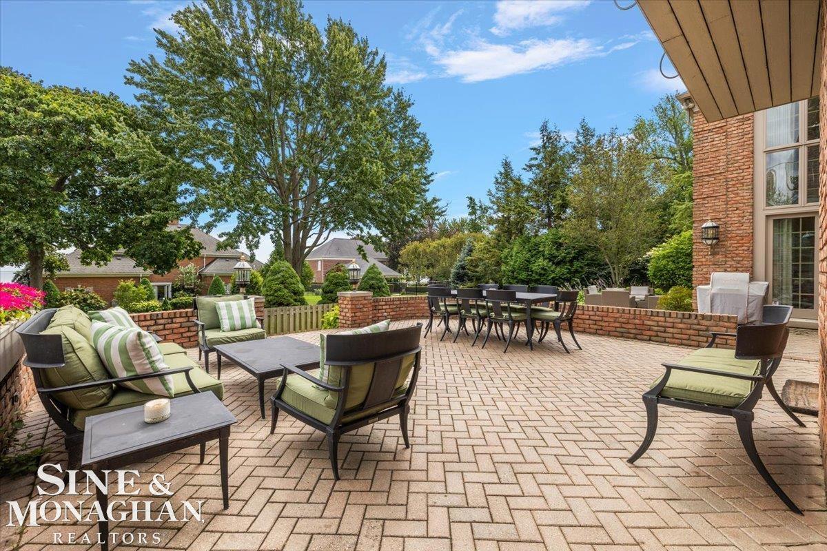 4 Higbie Court