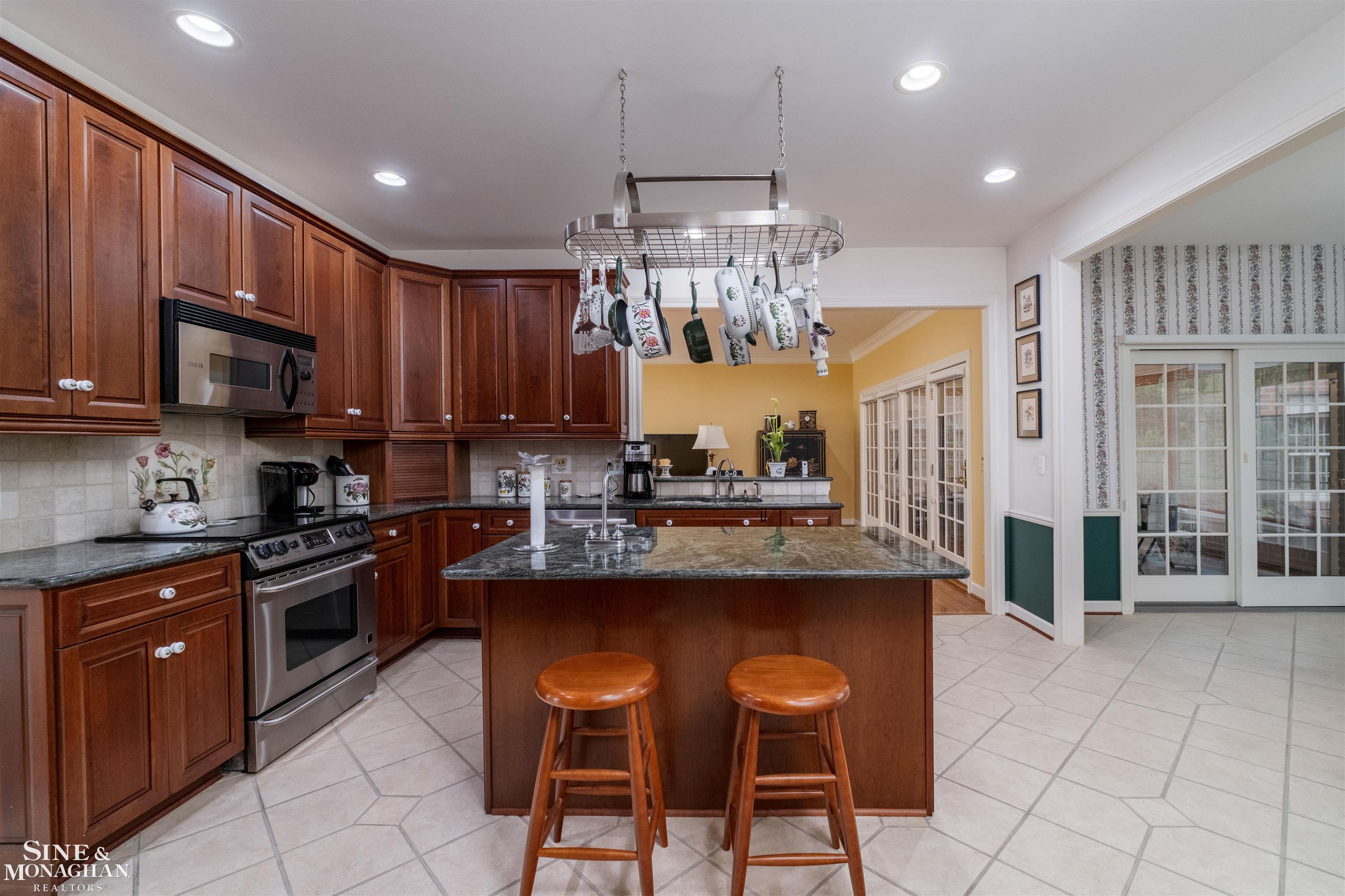 825 Bishop Road, Grosse Pointe