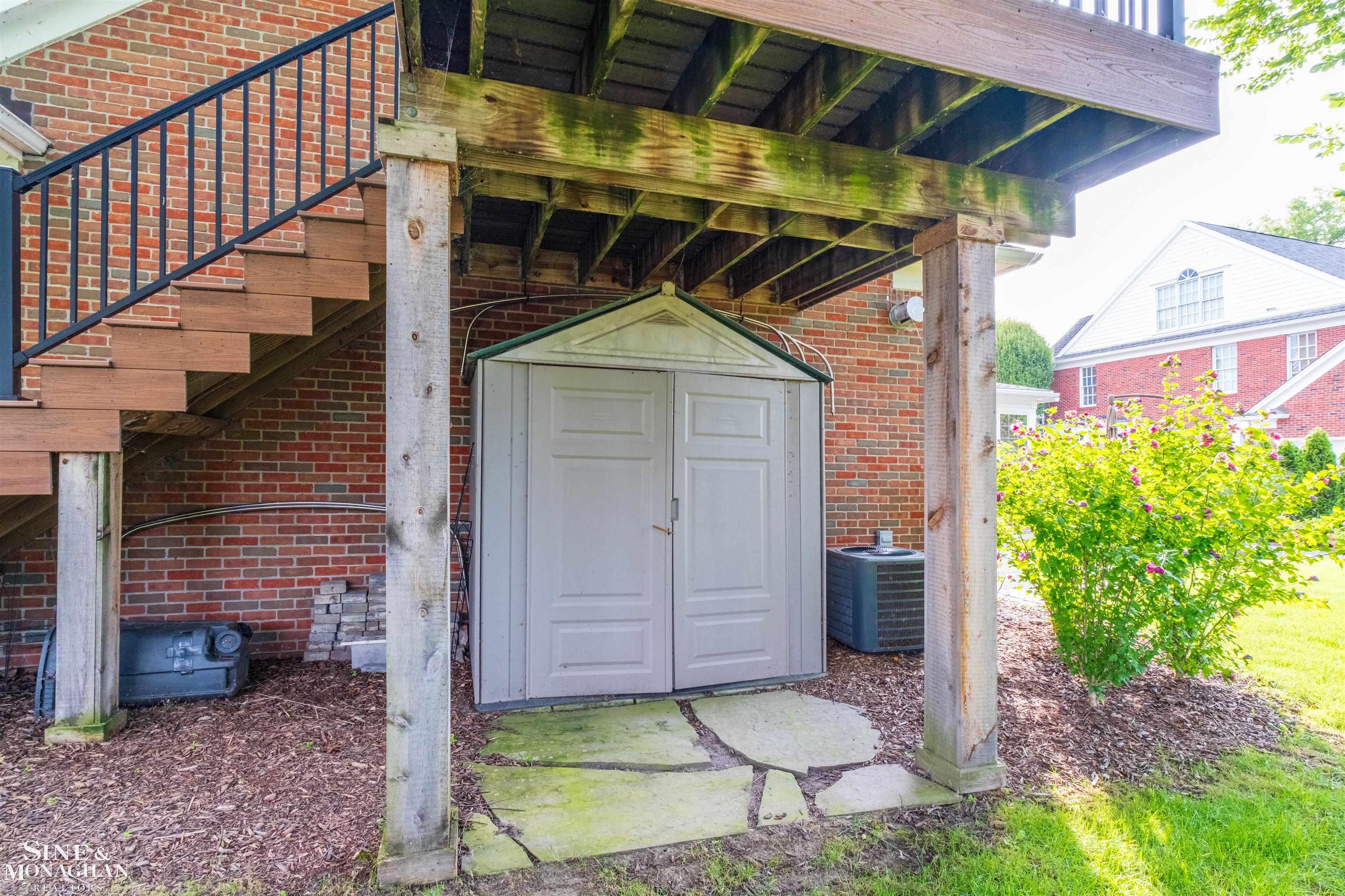 825 Bishop Road, Grosse Pointe