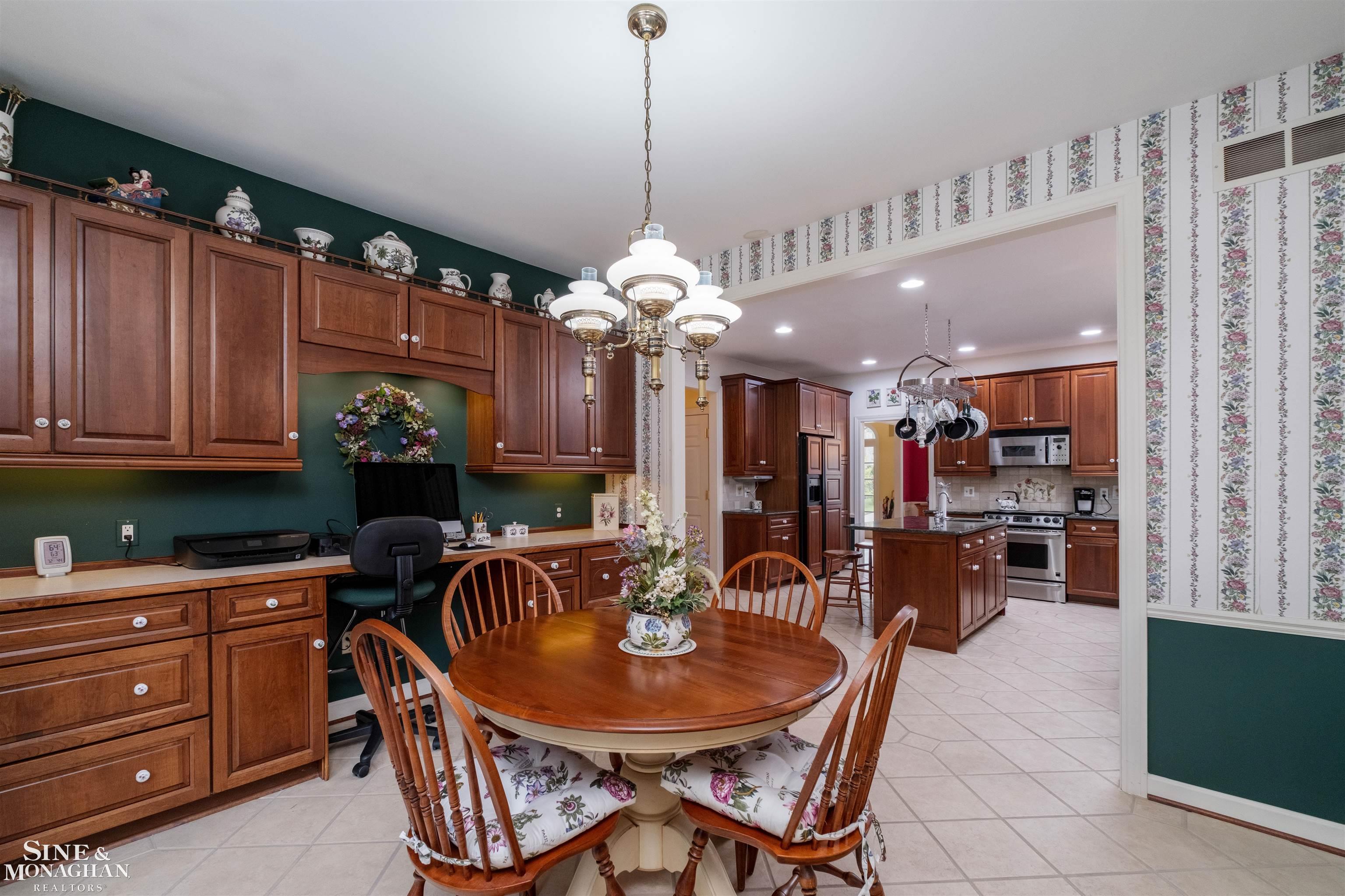 825 Bishop Road, Grosse Pointe