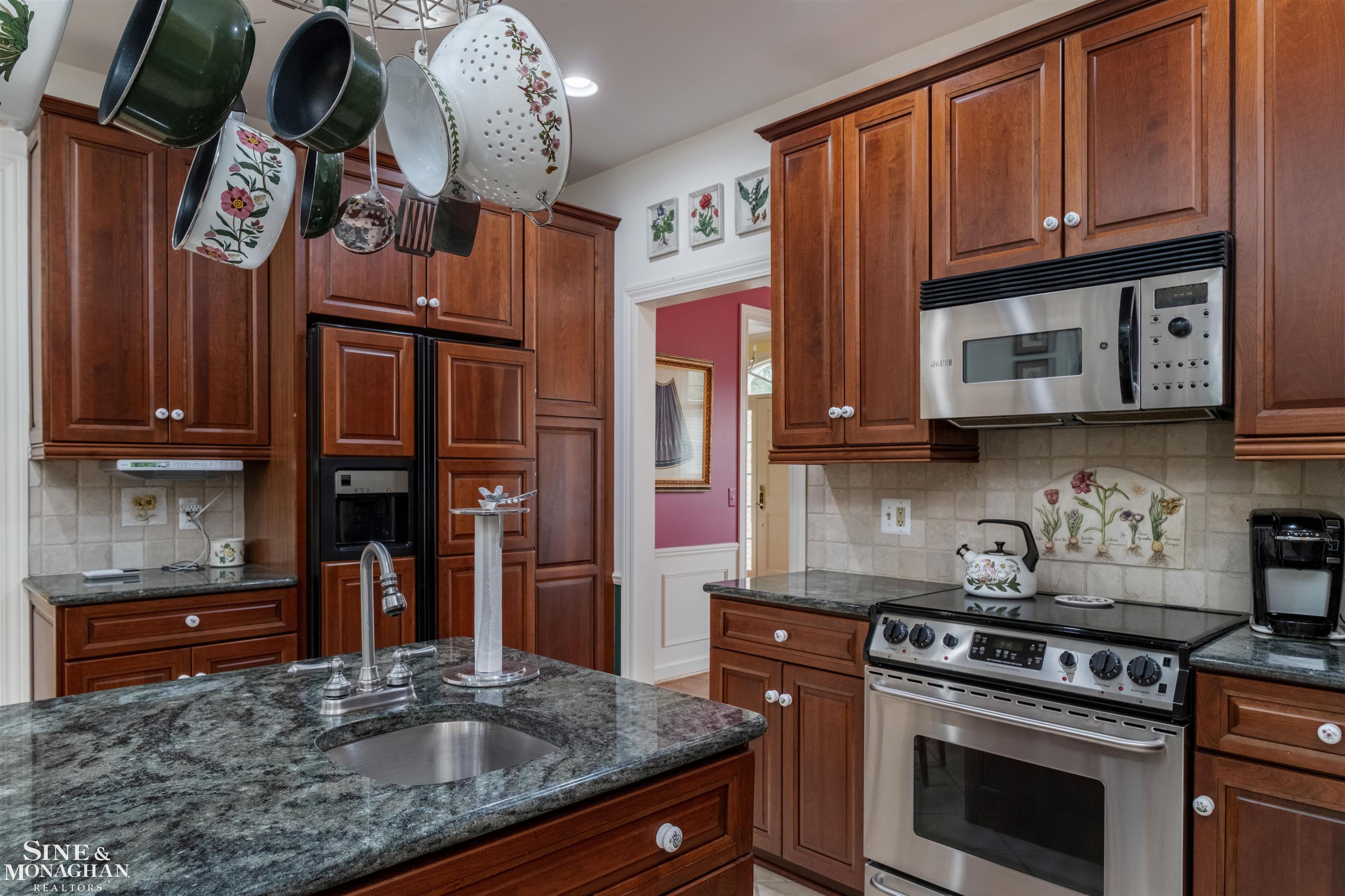 825 Bishop Road, Grosse Pointe