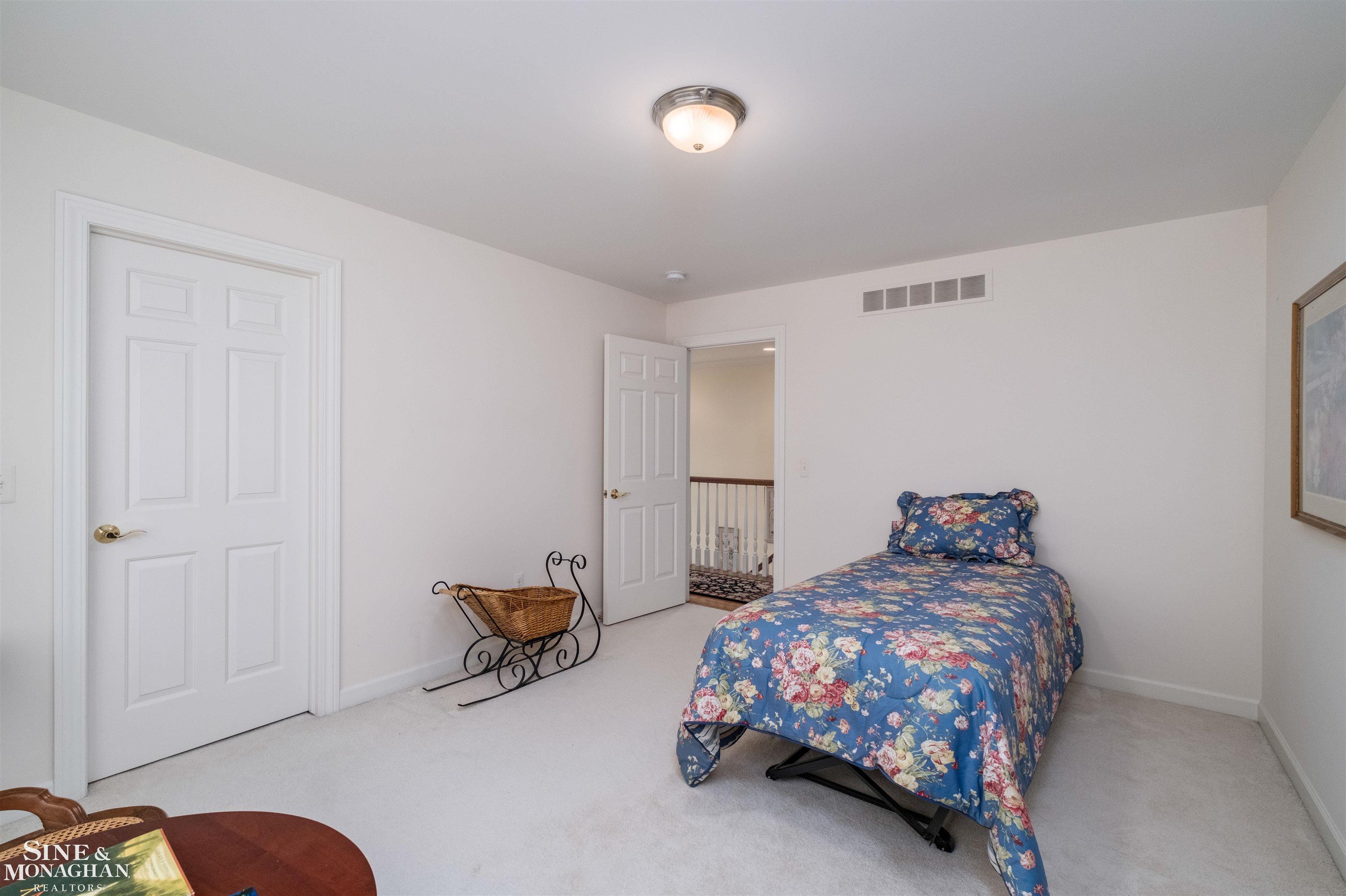 825 Bishop Road, Grosse Pointe