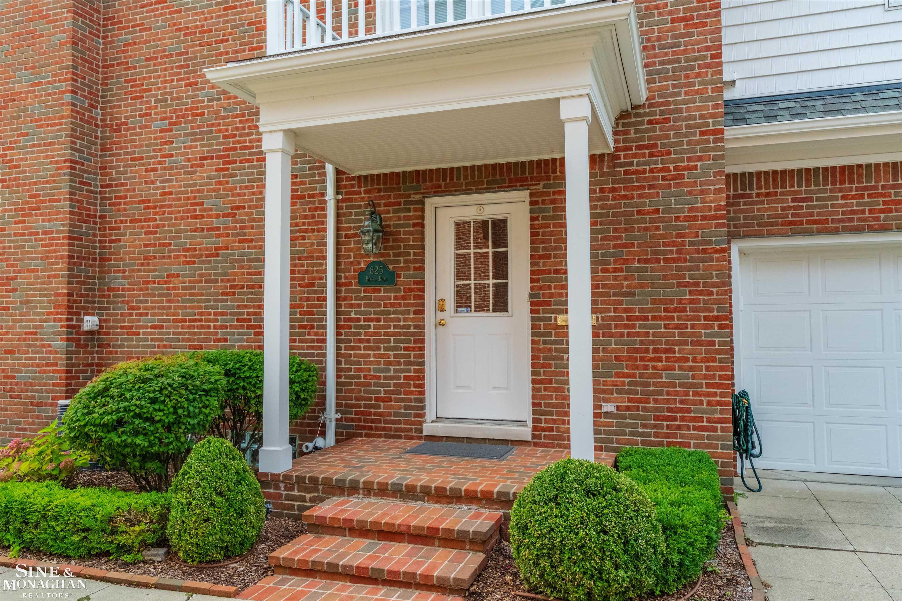 825 Bishop Road, Grosse Pointe