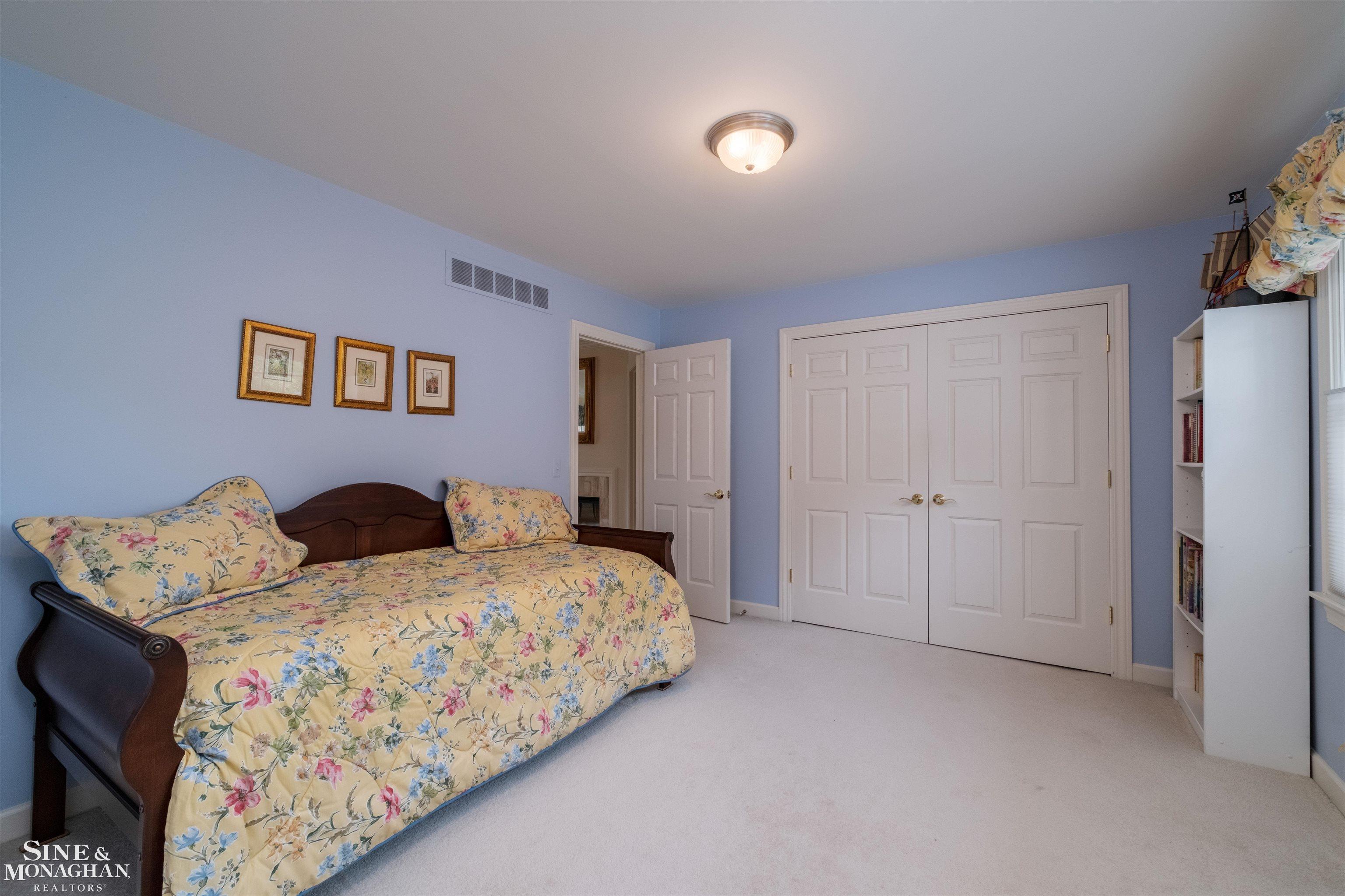 825 Bishop Road, Grosse Pointe