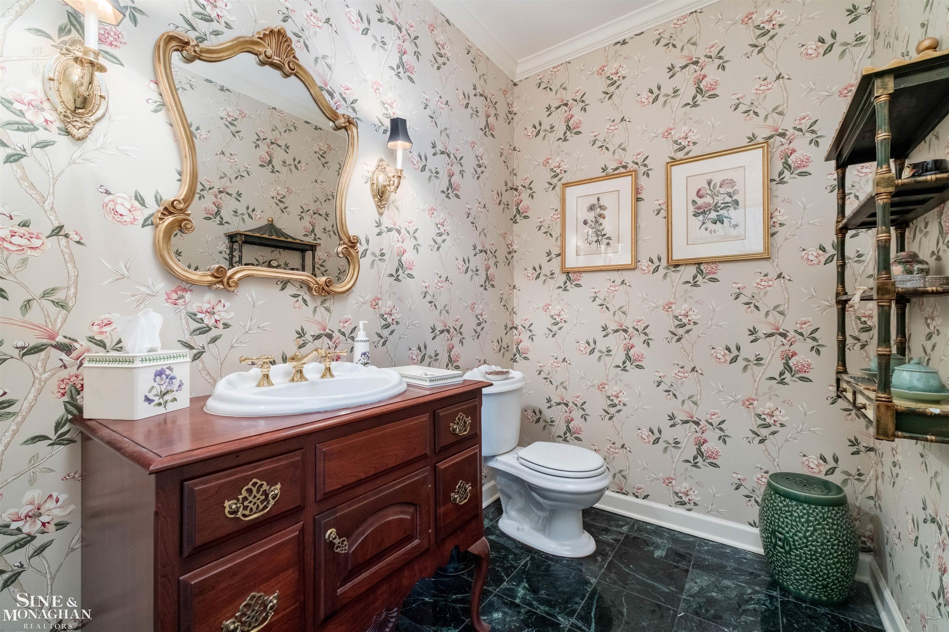 825 Bishop Road, Grosse Pointe