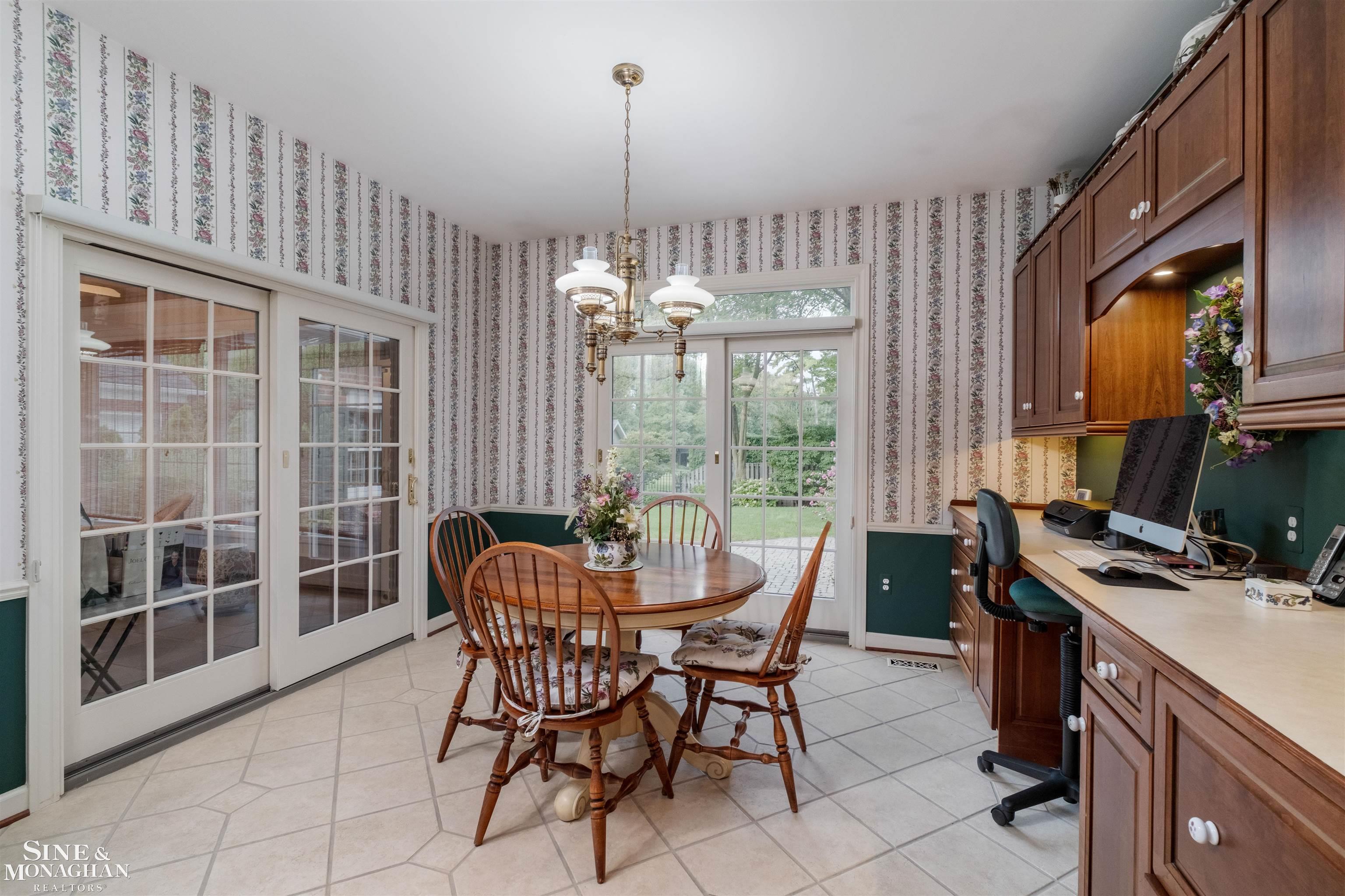 825 Bishop Road, Grosse Pointe