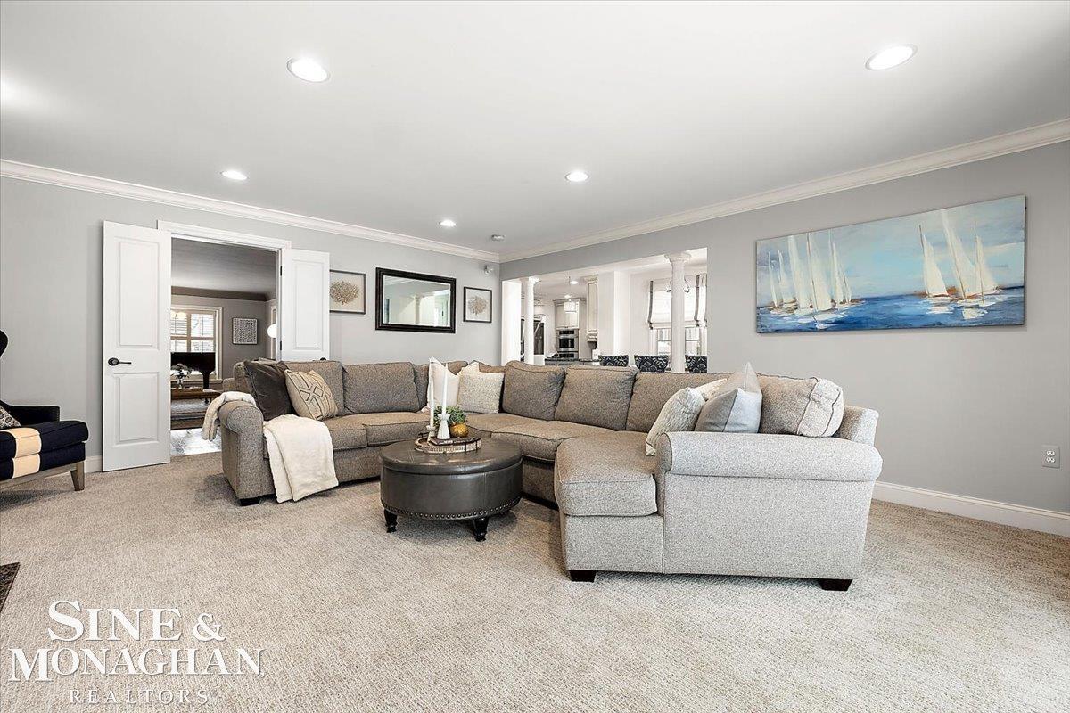 614 Rivard Boulevard