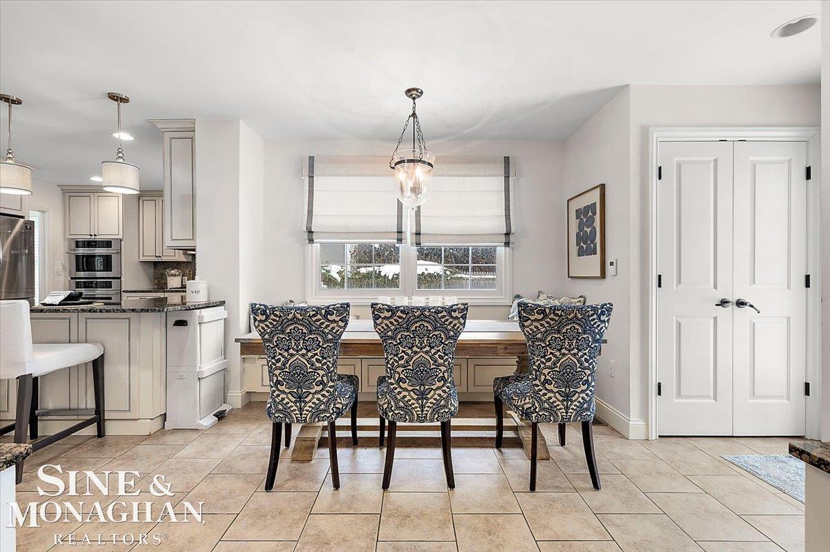 614 Rivard Boulevard